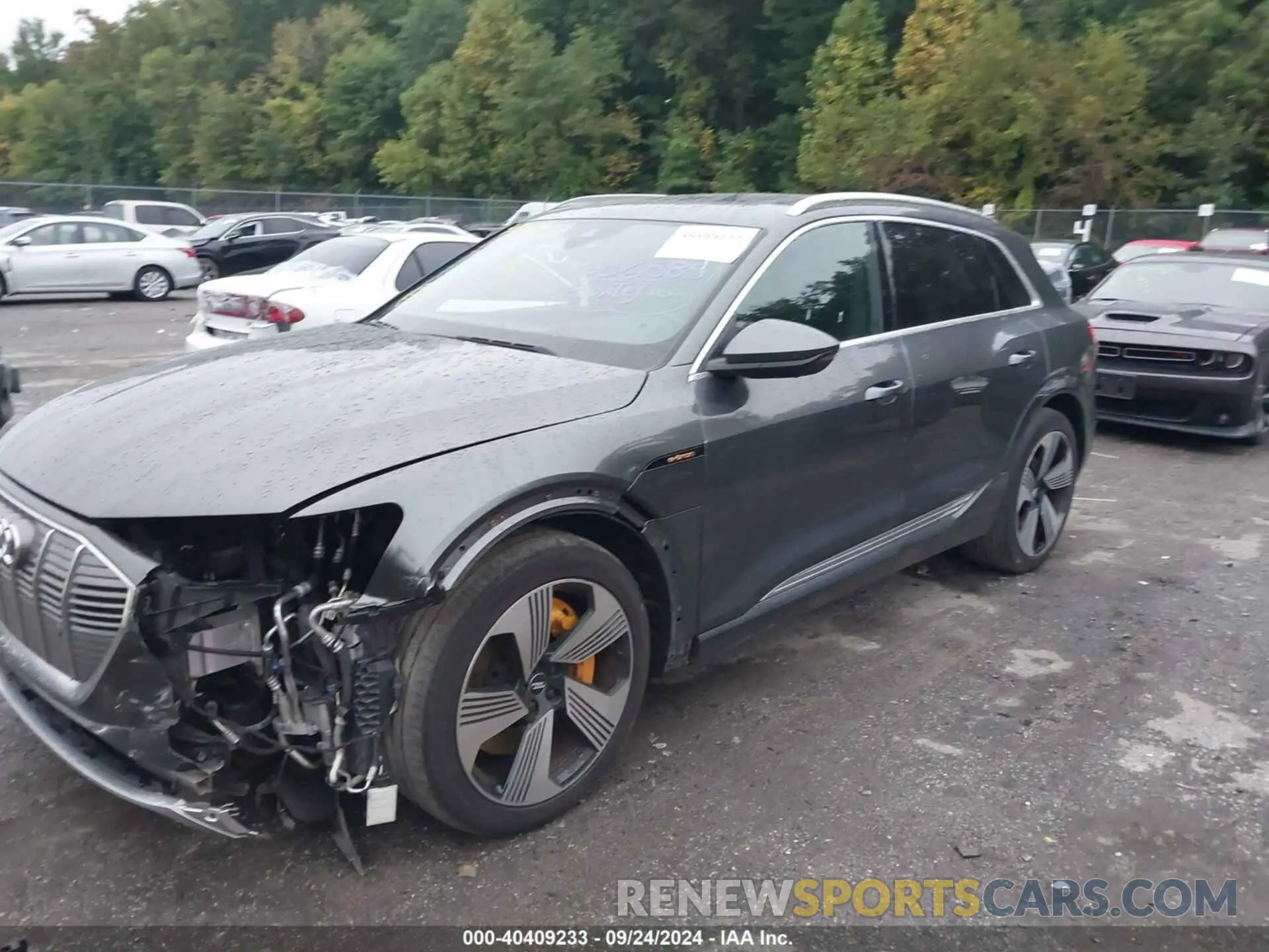2 Фотография поврежденного автомобиля WA1VAAGE0KB006585 AUDI E-TRON 2019