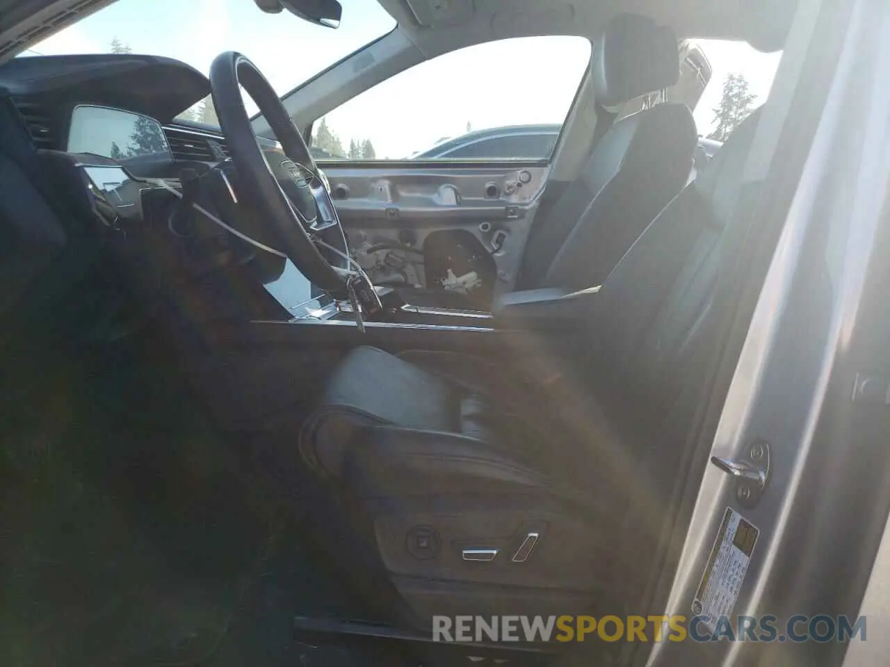 7 Photograph of a damaged car WA1VAAGE0KB021748 AUDI E-TRON 2019