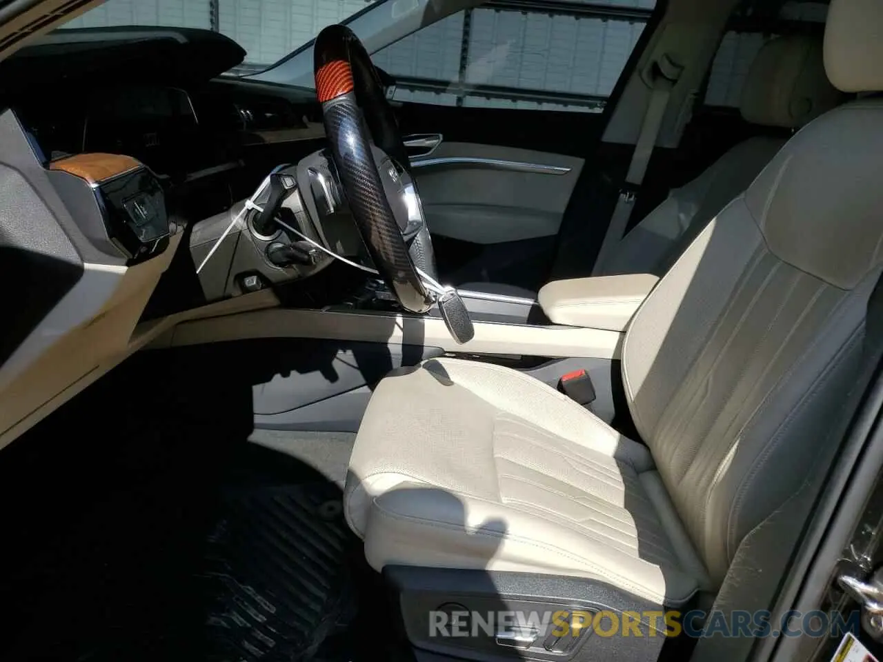 7 Photograph of a damaged car WA1VAAGE1KB009575 AUDI E-TRON 2019