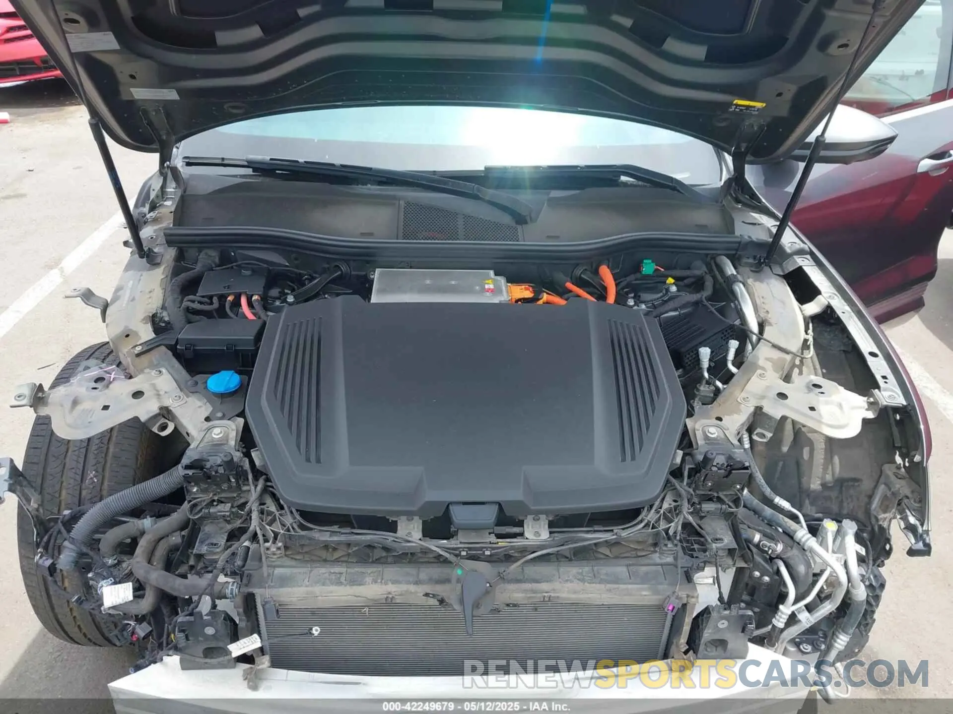 10 Photograph of a damaged car WA1VAAGE2KB008399 AUDI E-TRON 2019