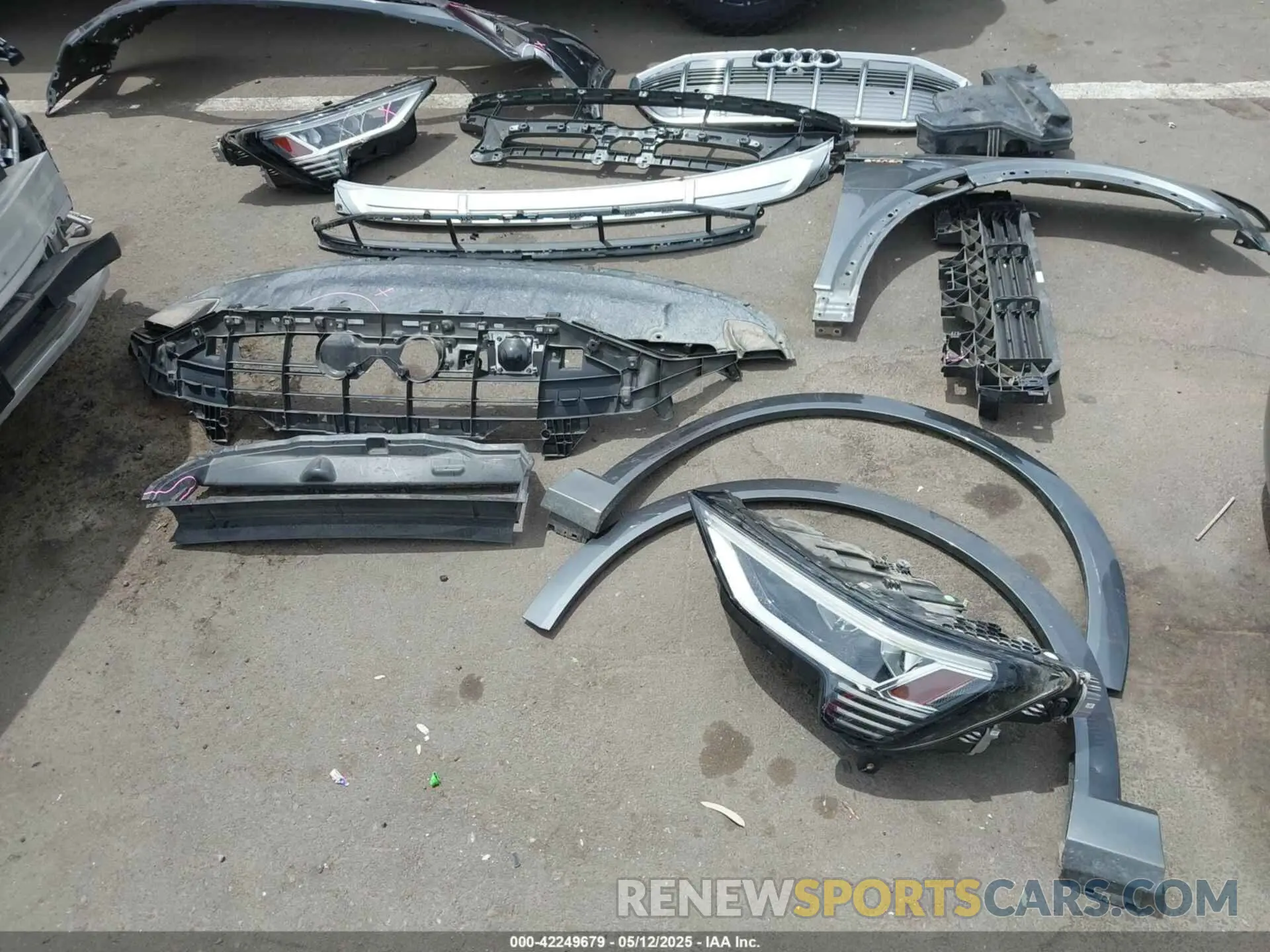 12 Photograph of a damaged car WA1VAAGE2KB008399 AUDI E-TRON 2019