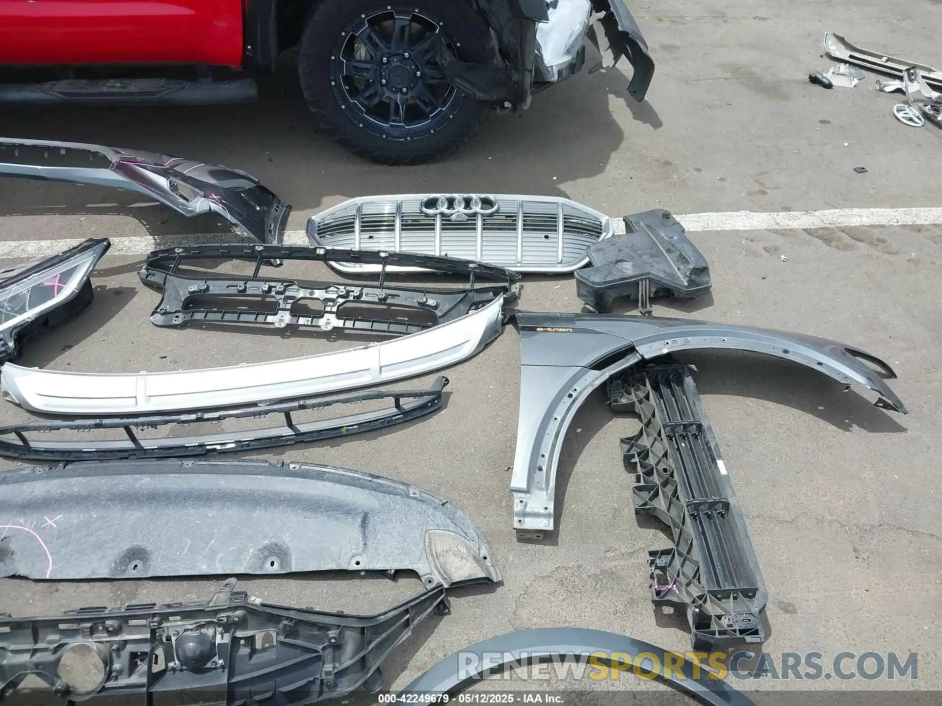 20 Photograph of a damaged car WA1VAAGE2KB008399 AUDI E-TRON 2019