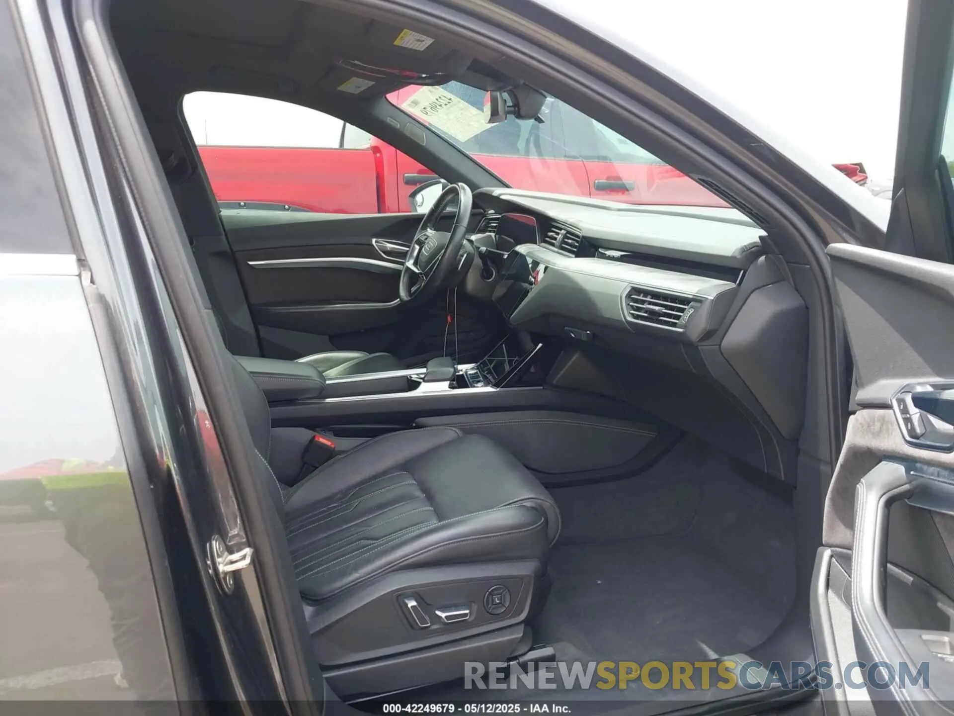 5 Photograph of a damaged car WA1VAAGE2KB008399 AUDI E-TRON 2019
