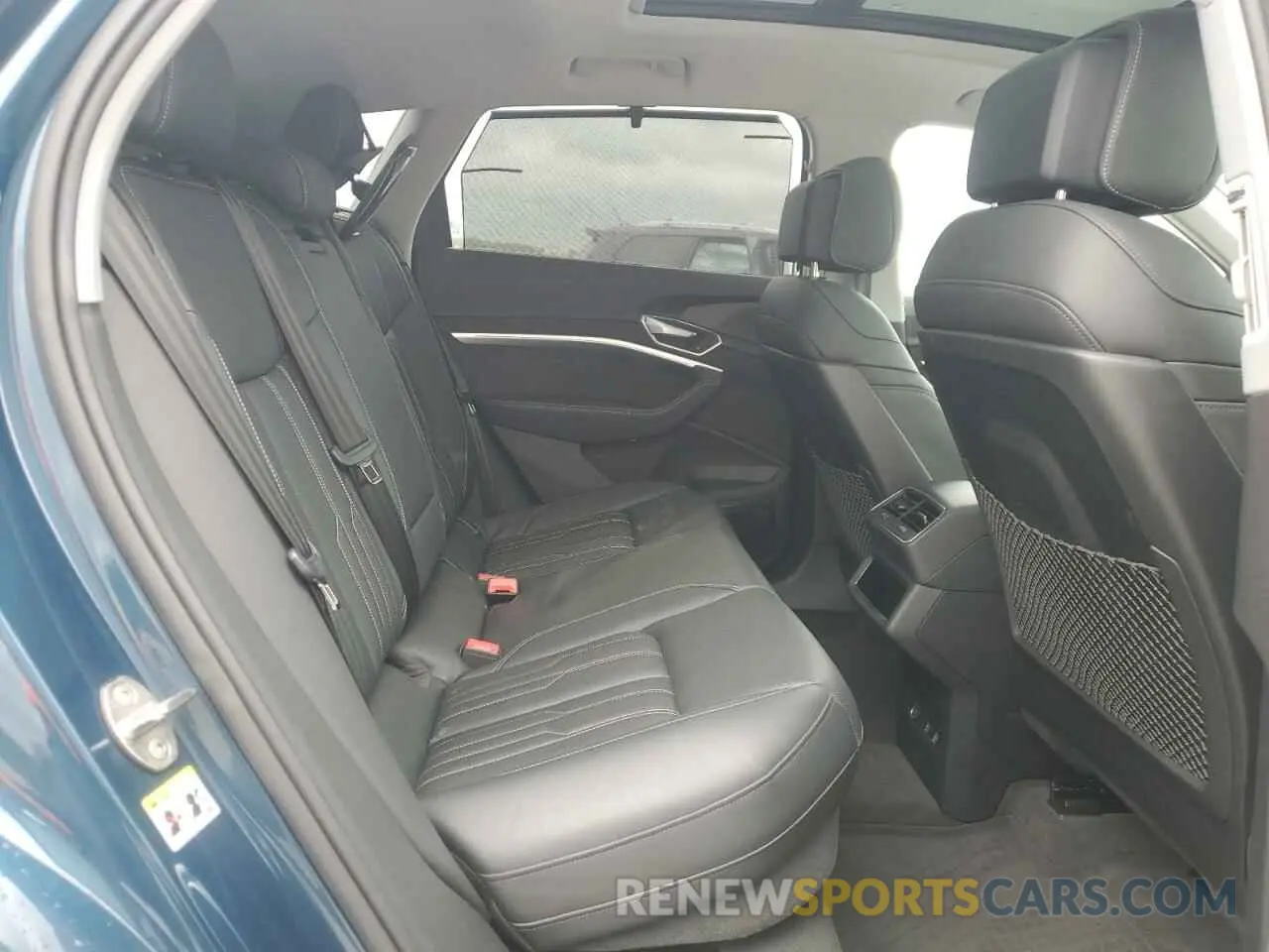 11 Фотография поврежденного автомобиля WA1VAAGE2KB025123 AUDI E-TRON 2019