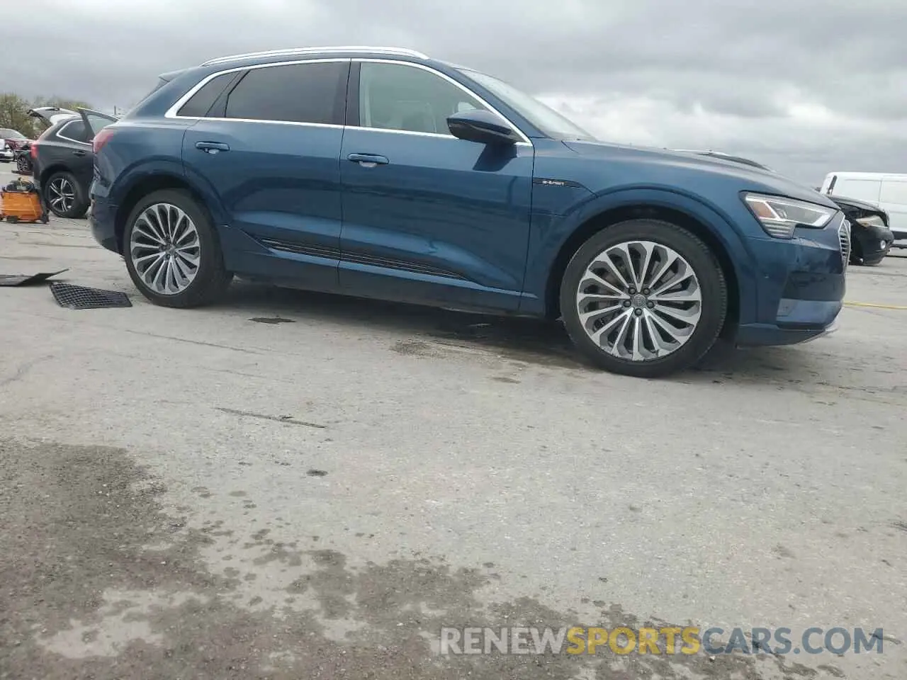 4 Фотография поврежденного автомобиля WA1VAAGE2KB025123 AUDI E-TRON 2019