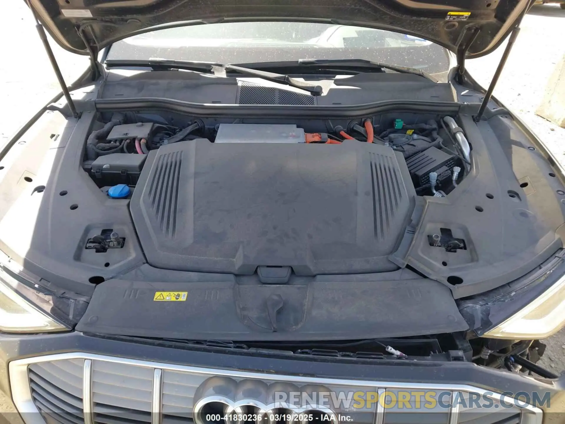 10 Фотография поврежденного автомобиля WA1VAAGE6KB020622 AUDI E-TRON 2019