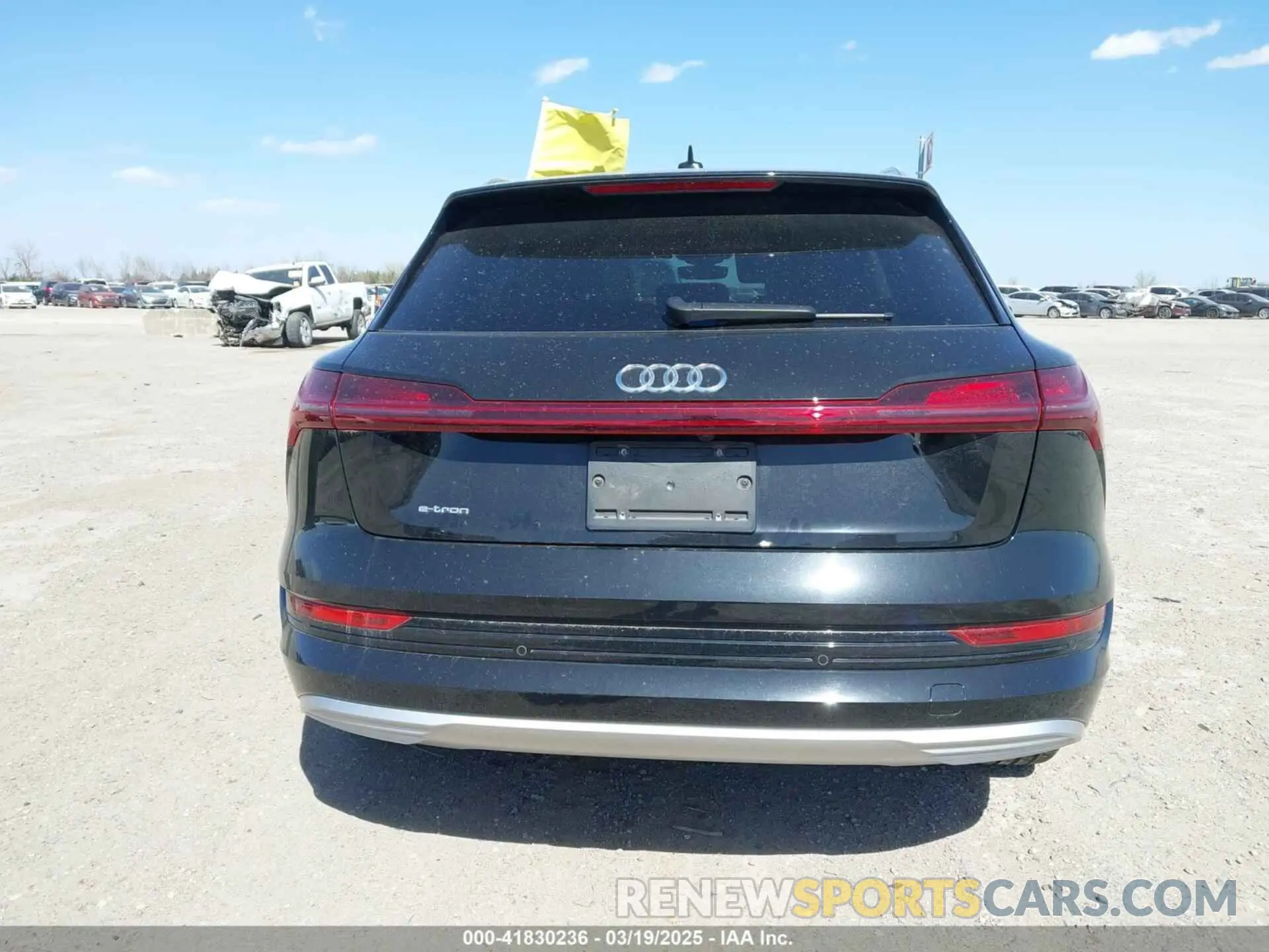 16 Фотография поврежденного автомобиля WA1VAAGE6KB020622 AUDI E-TRON 2019
