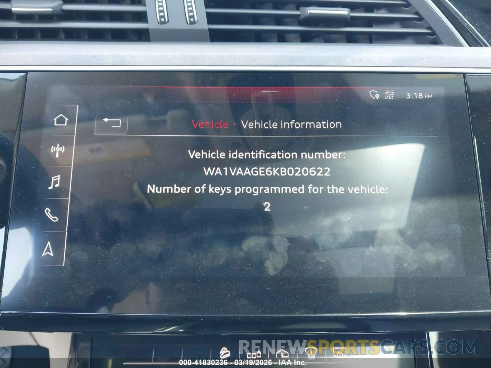 18 Фотография поврежденного автомобиля WA1VAAGE6KB020622 AUDI E-TRON 2019