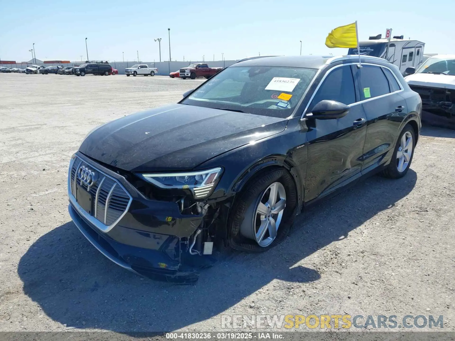 2 Фотография поврежденного автомобиля WA1VAAGE6KB020622 AUDI E-TRON 2019