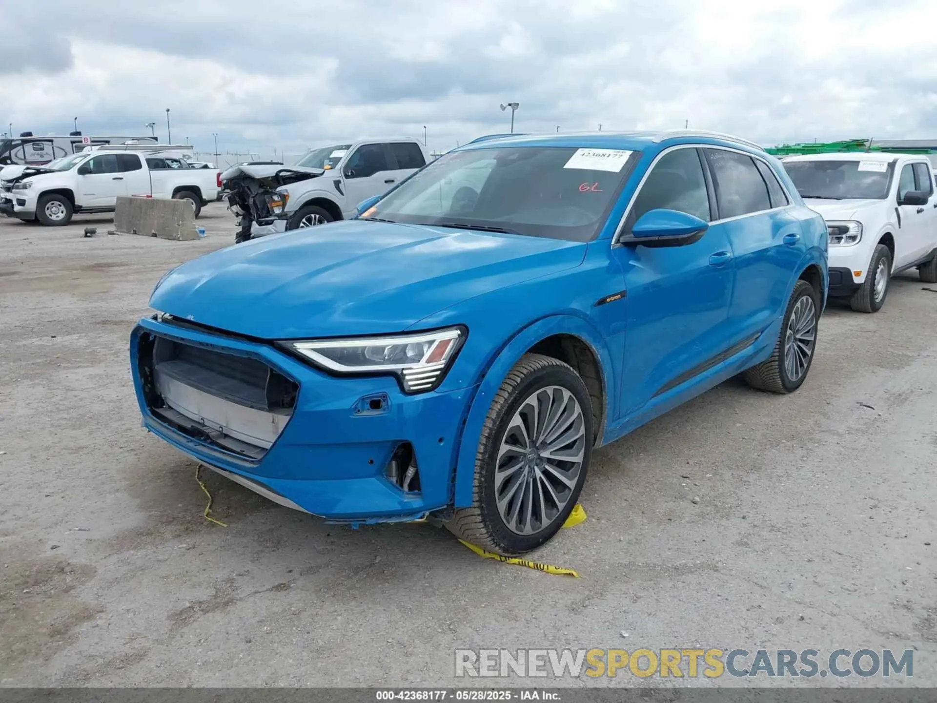 2 Фотография поврежденного автомобиля WA1VAAGE7KB005479 AUDI E-TRON 2019