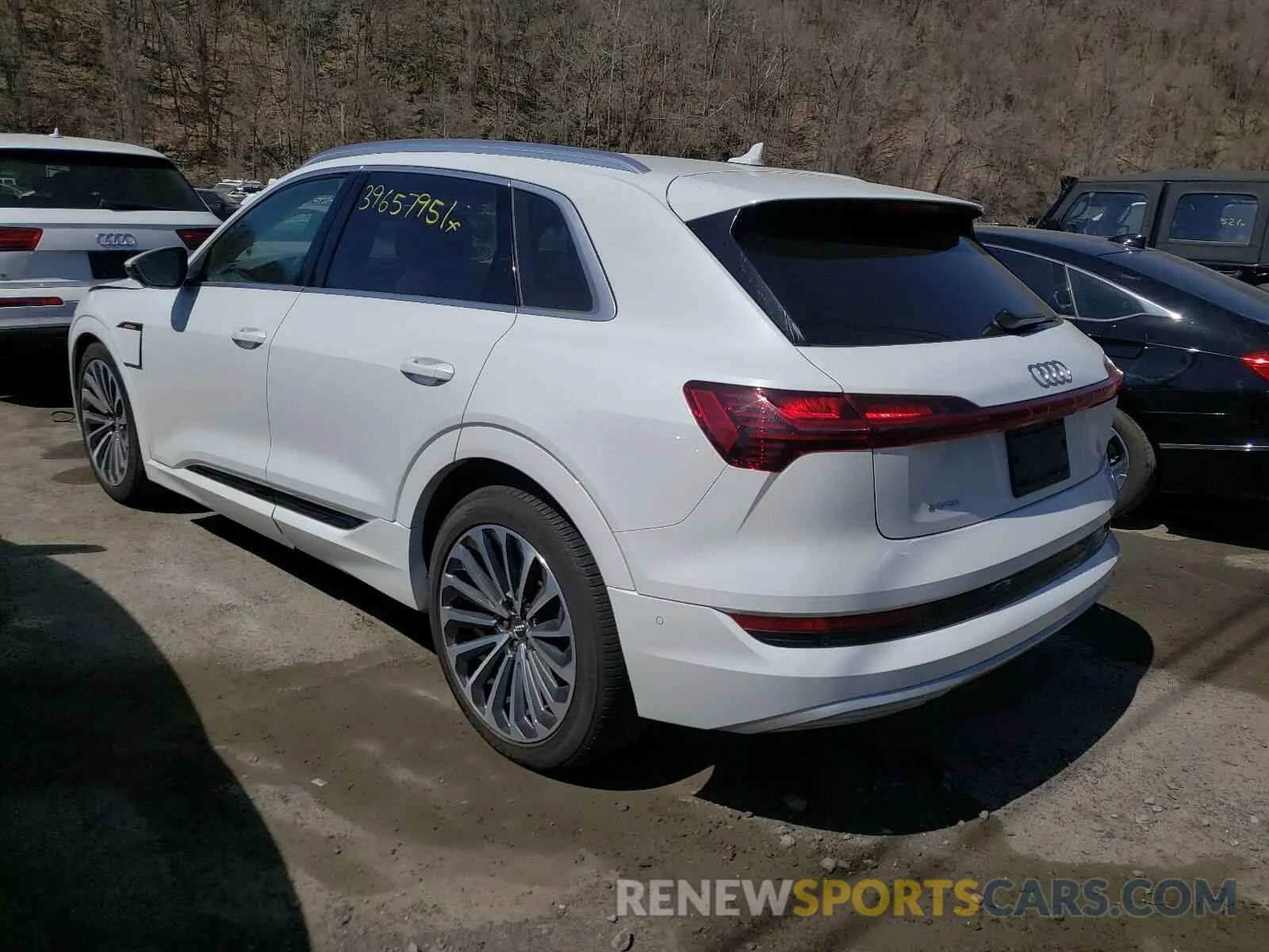 3 Фотография поврежденного автомобиля WA1VAAGE7KB022203 AUDI E-TRON 2019