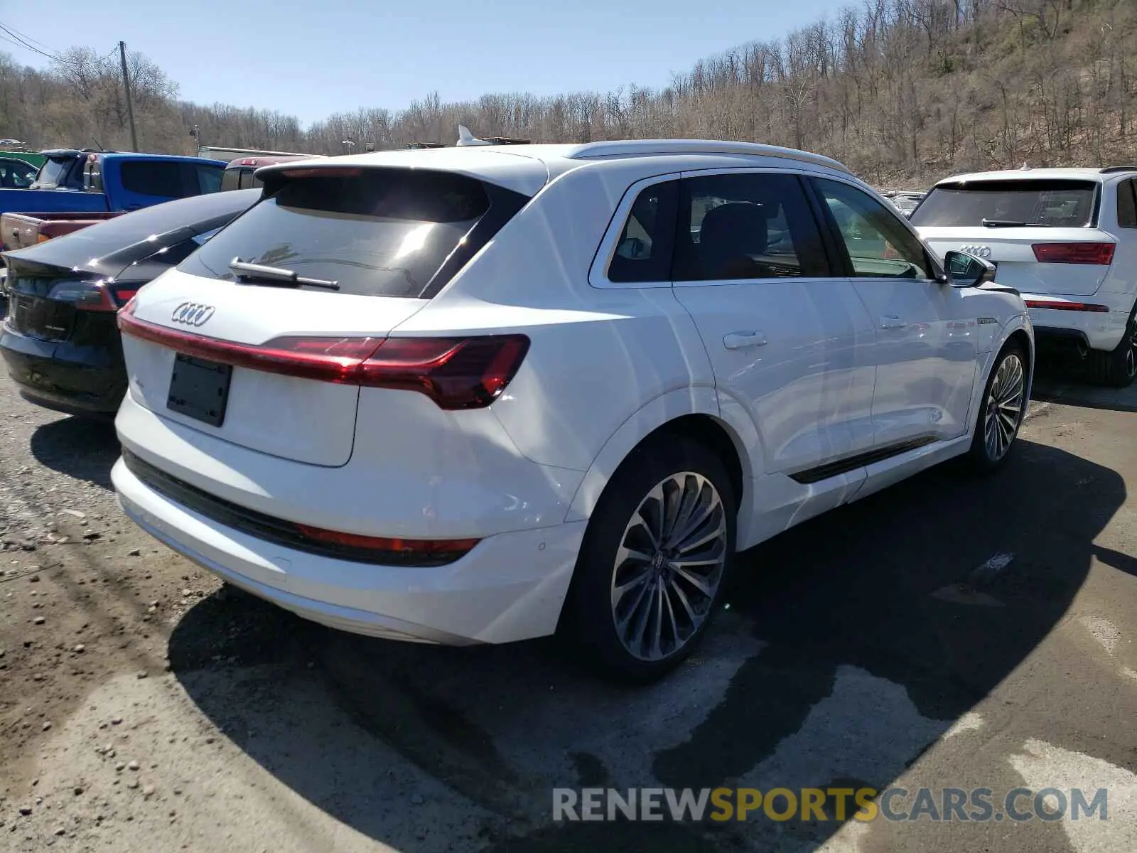4 Фотография поврежденного автомобиля WA1VAAGE7KB022203 AUDI E-TRON 2019