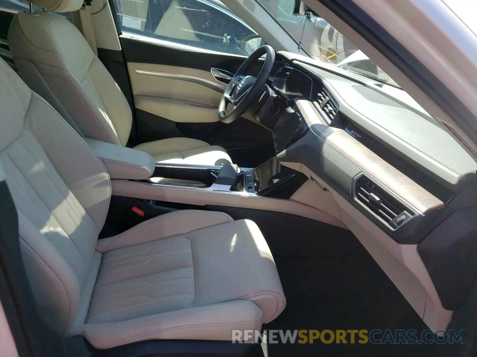 5 Фотография поврежденного автомобиля WA1VAAGE7KB022203 AUDI E-TRON 2019