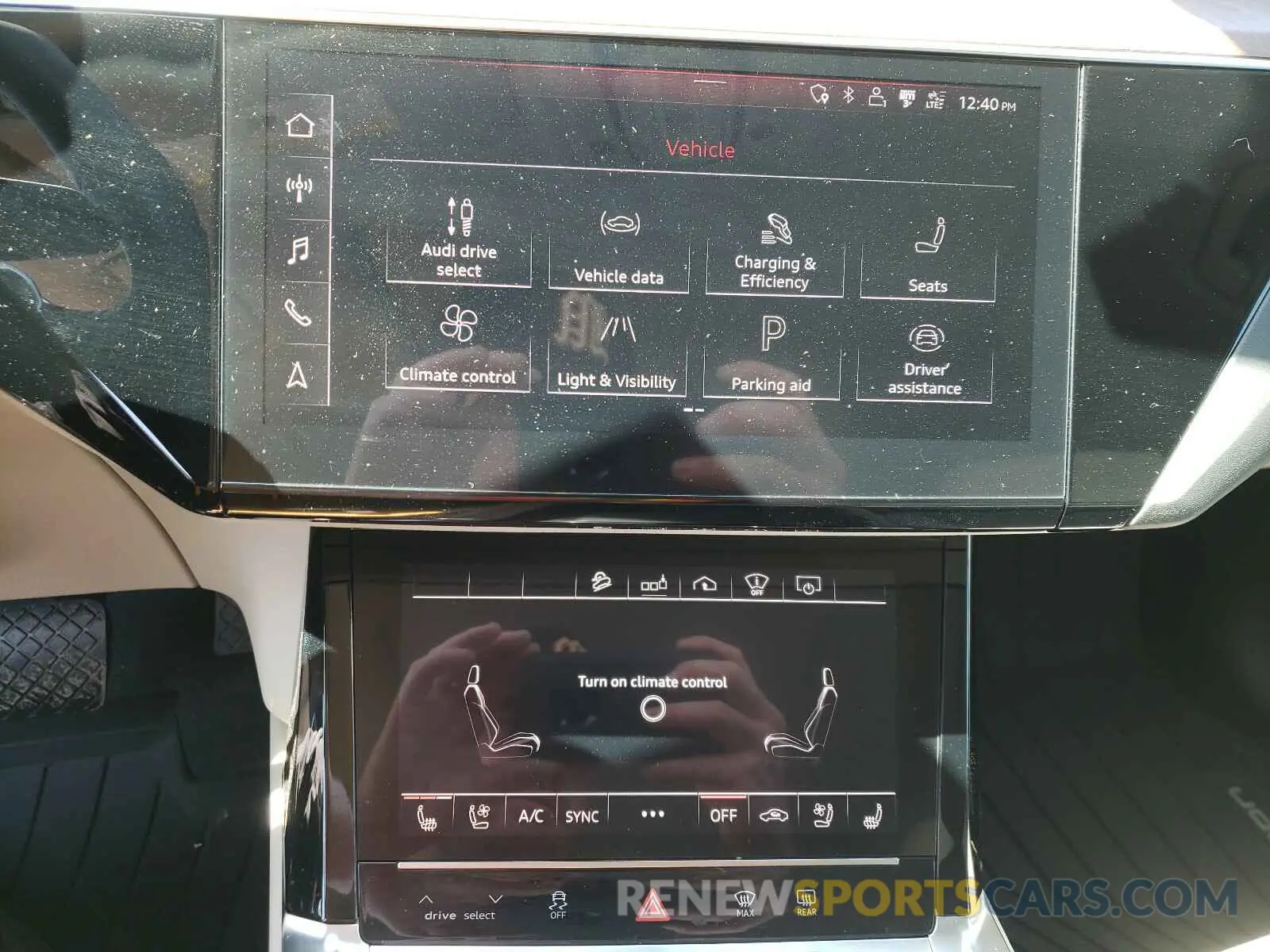9 Фотография поврежденного автомобиля WA1VAAGE7KB022203 AUDI E-TRON 2019