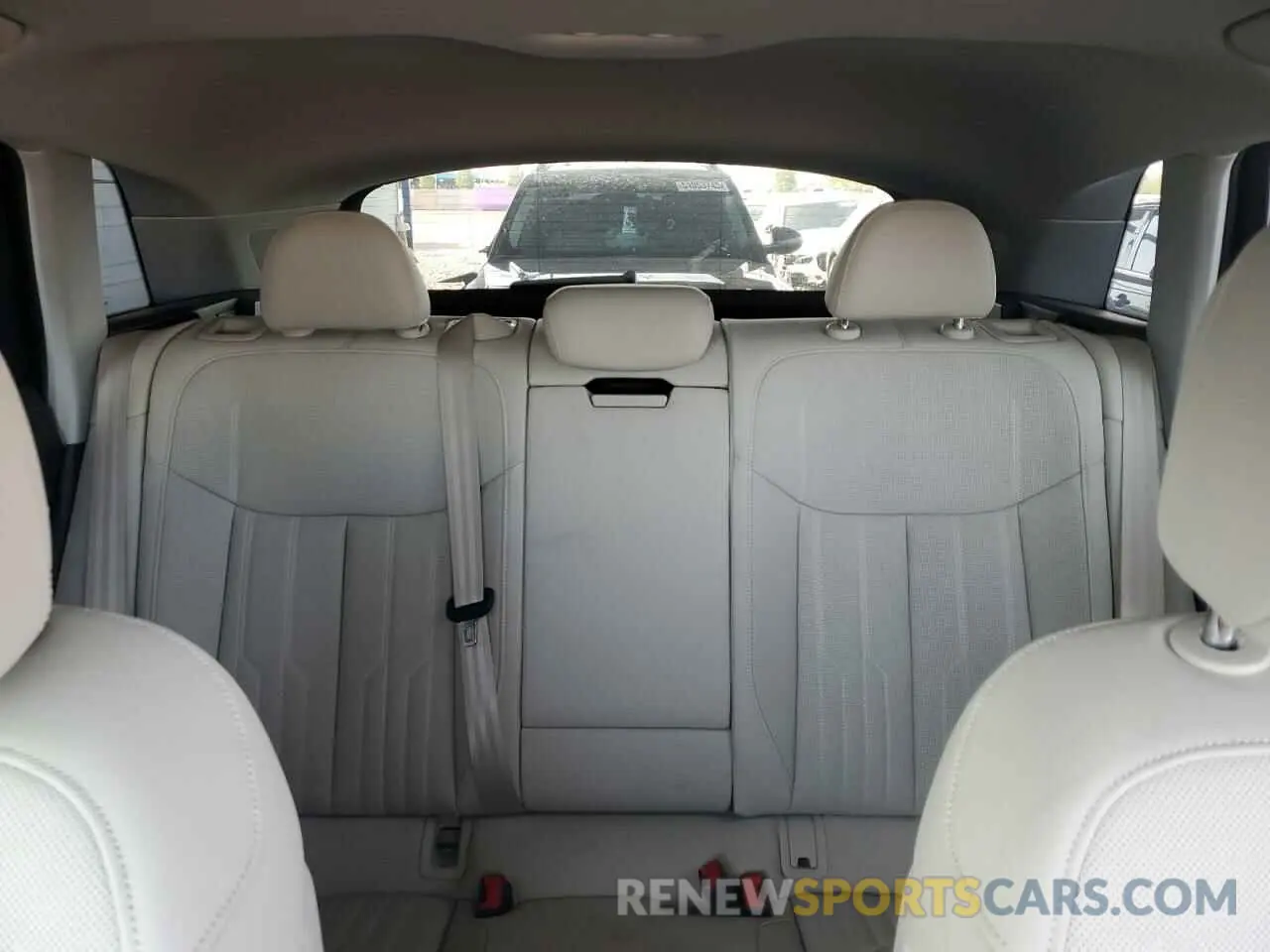 10 Photograph of a damaged car WA1VAAGEXKB014256 AUDI E-TRON 2019