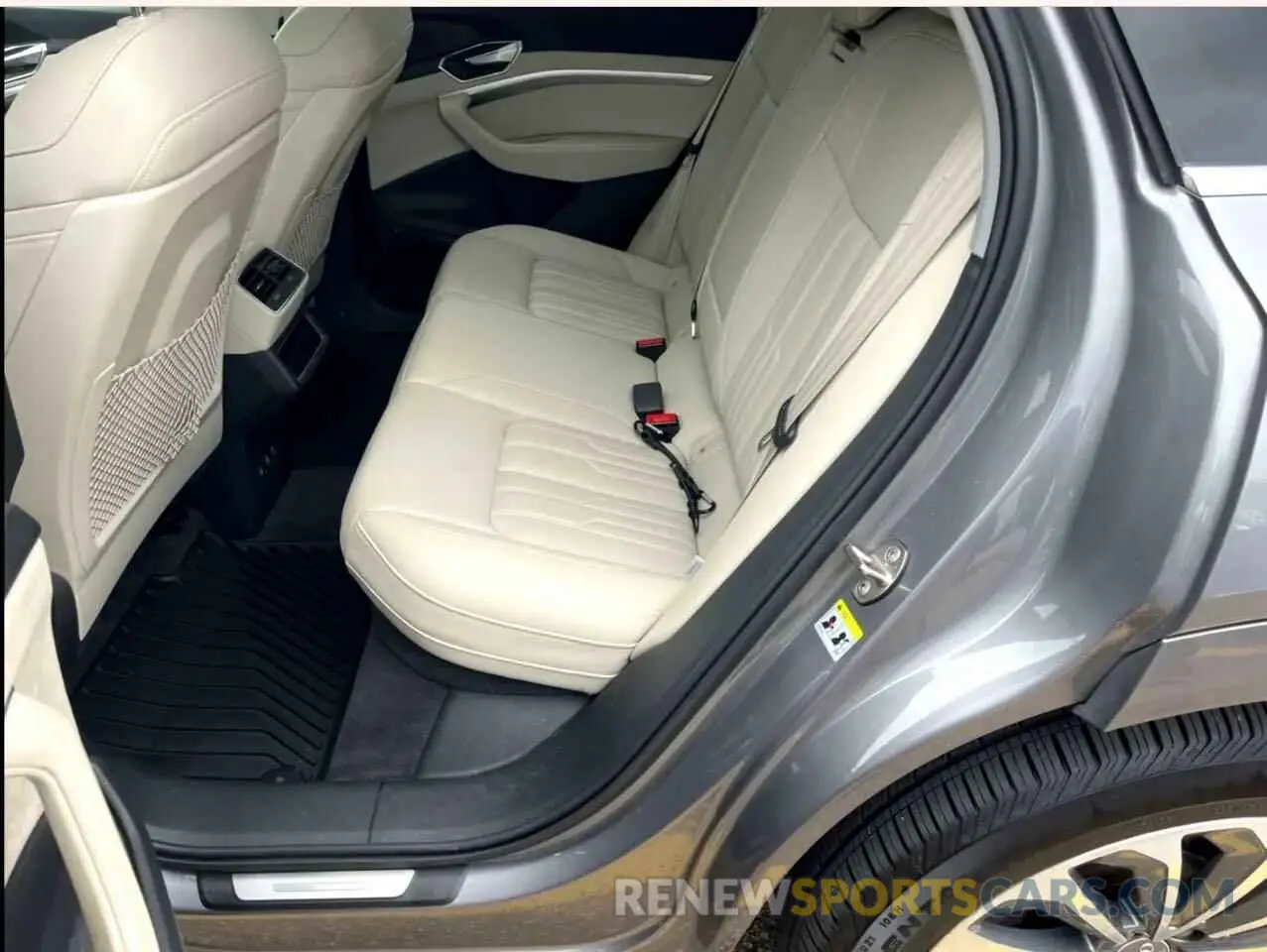 6 Фотография поврежденного автомобиля WA1VABGE0KB011XXX AUDI E-TRON 2019