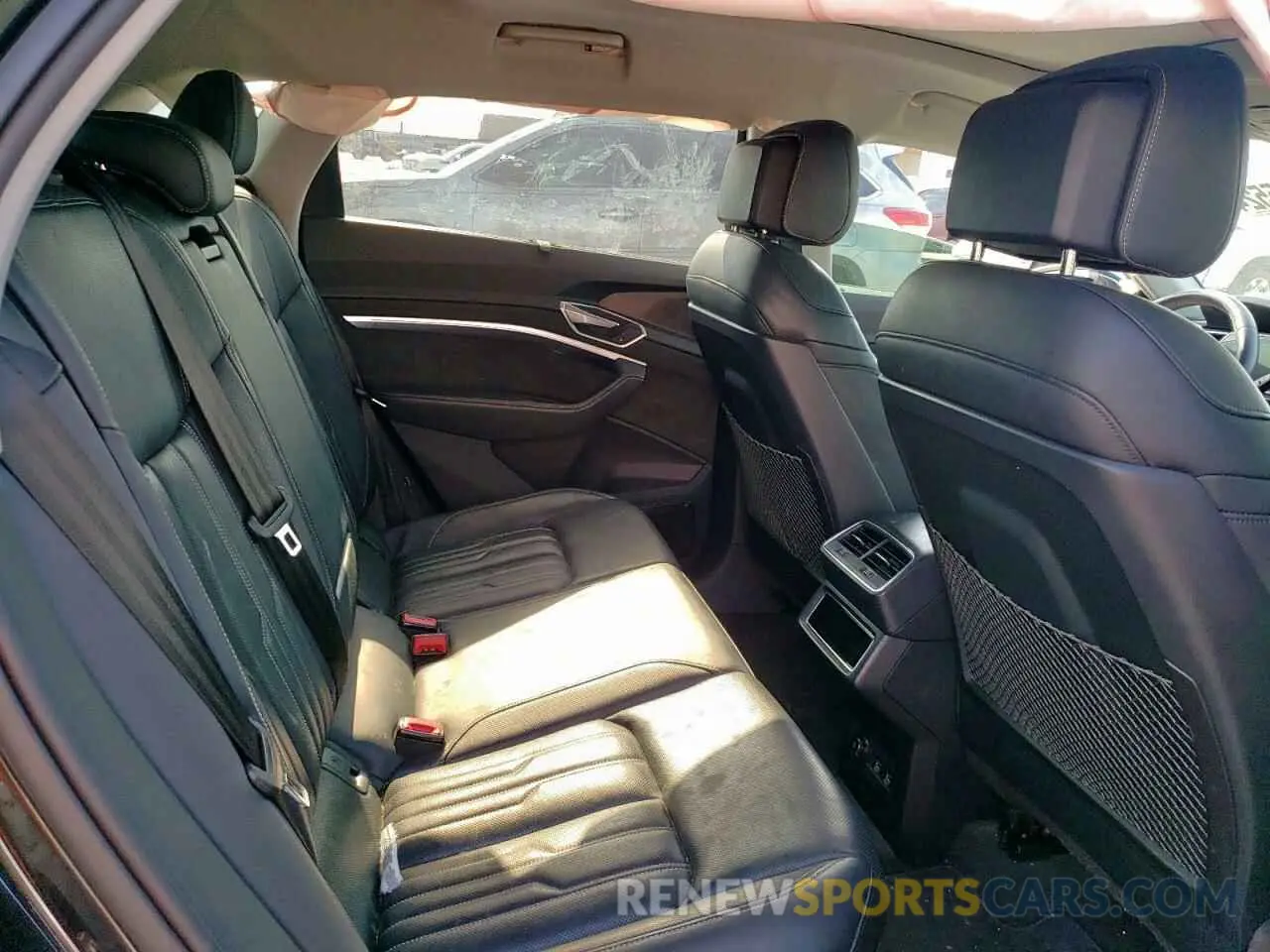11 Photograph of a damaged car WA1VABGE1KB013888 AUDI E-TRON 2019