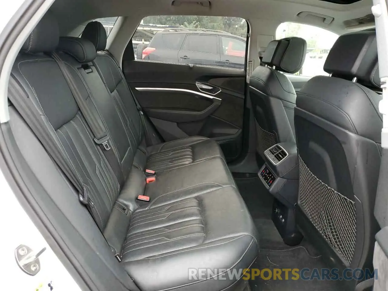 11 Photograph of a damaged car WA1VABGE1KB021716 AUDI E-TRON 2019