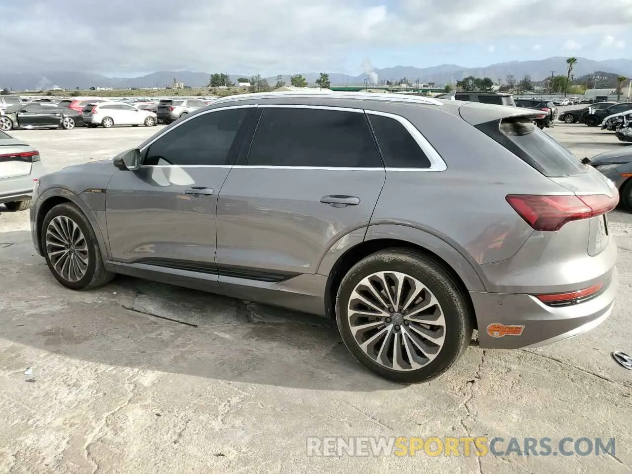 2 Фотография поврежденного автомобиля WA1VABGE6KB013000 AUDI E-TRON 2019