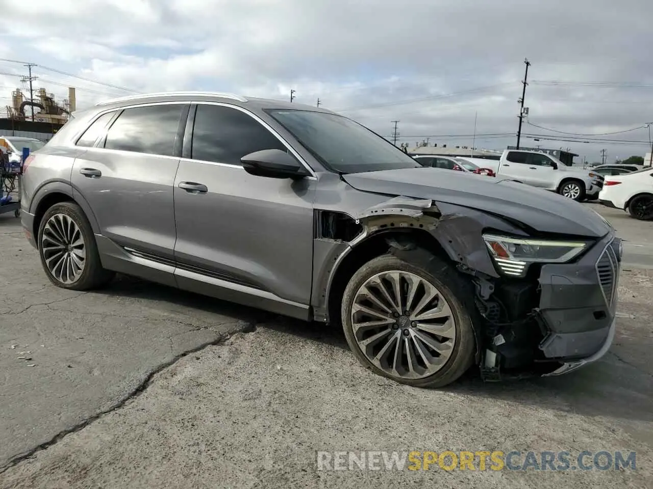 4 Фотография поврежденного автомобиля WA1VABGE6KB013000 AUDI E-TRON 2019