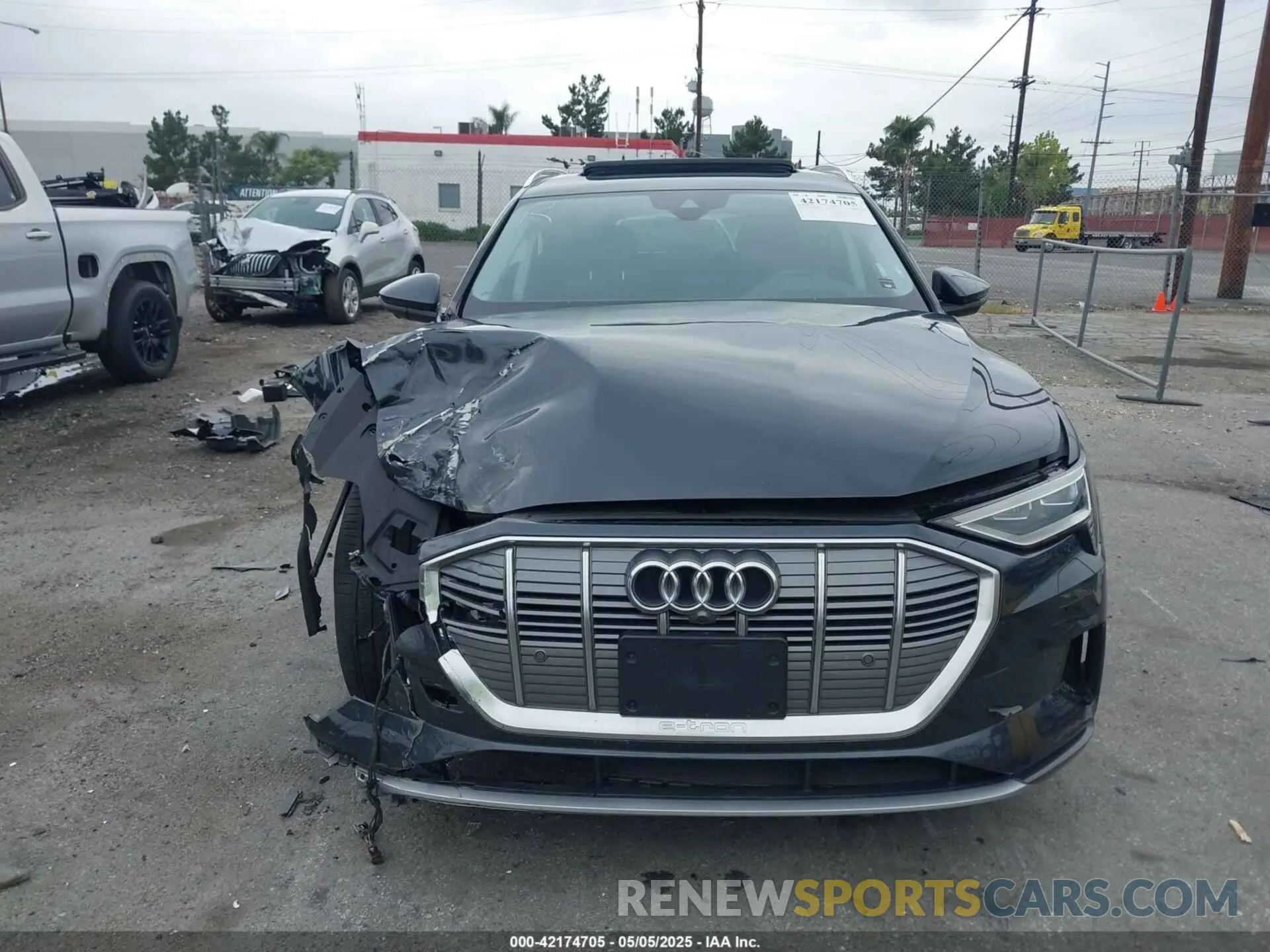 12 Фотография поврежденного автомобиля WA1VABGEXKB024680 AUDI E-TRON 2019