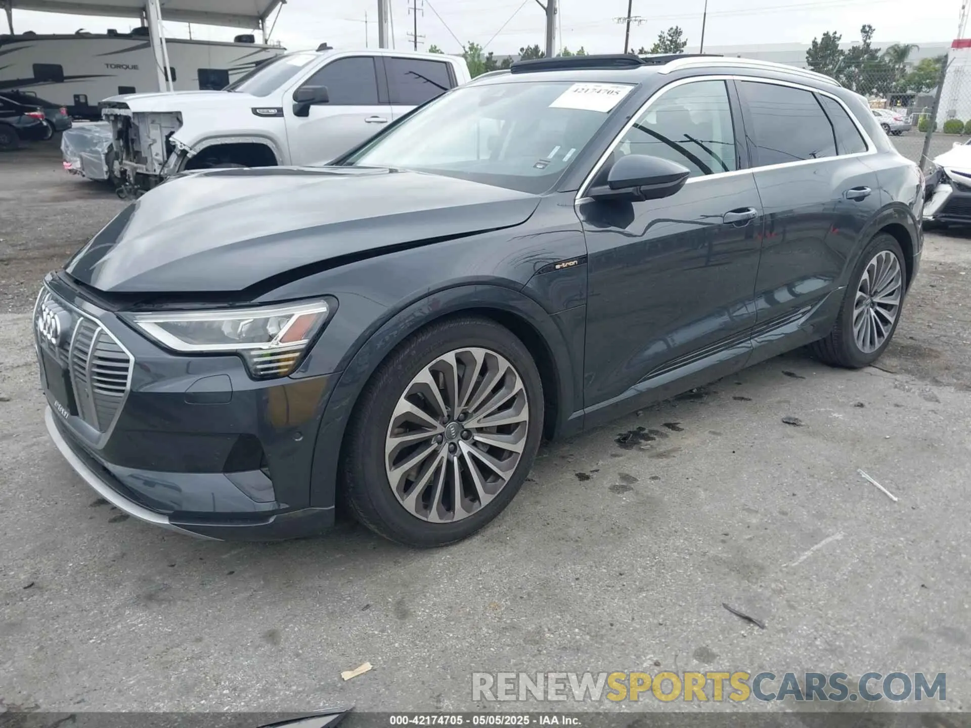 2 Фотография поврежденного автомобиля WA1VABGEXKB024680 AUDI E-TRON 2019