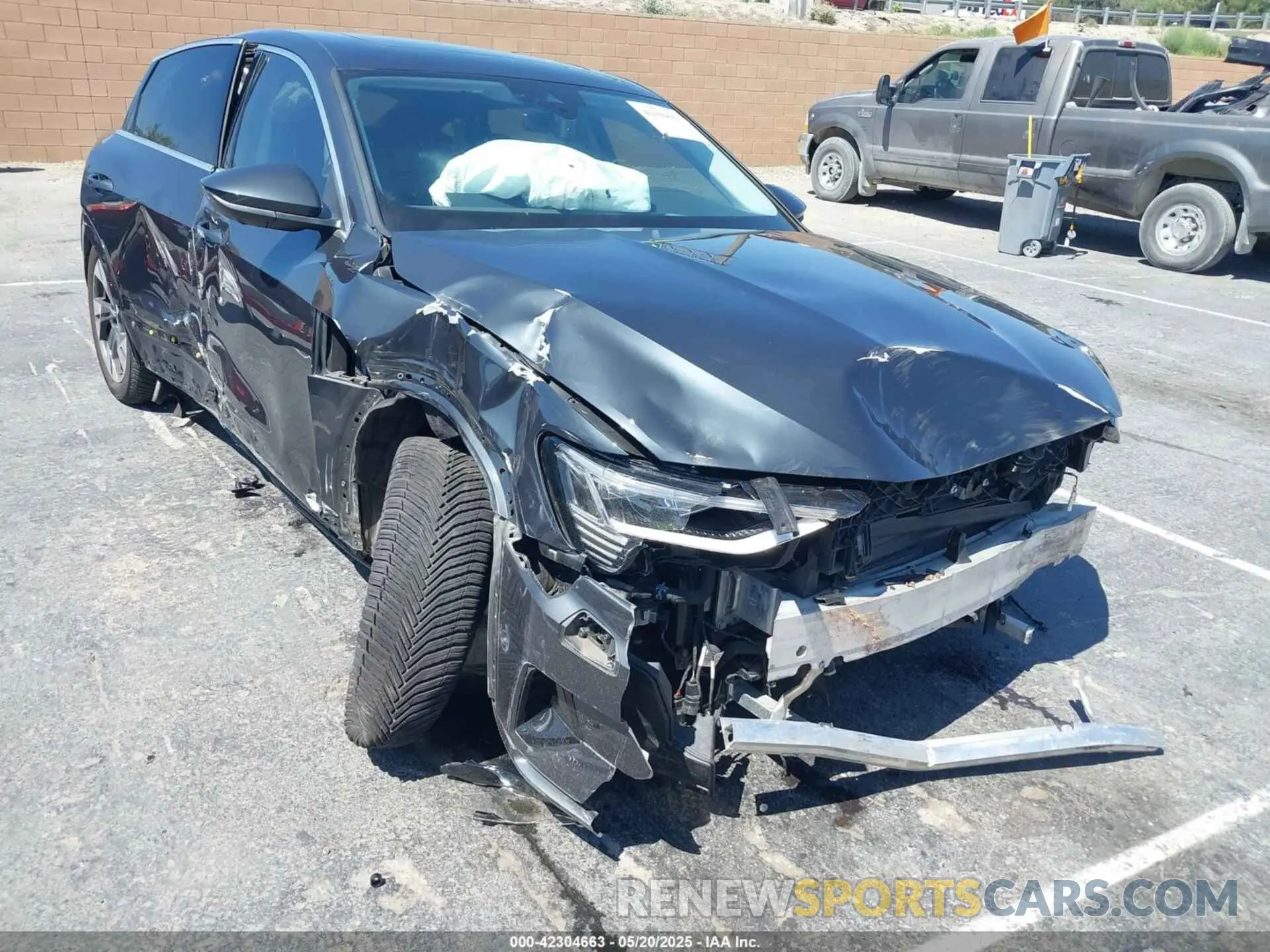 6 Photograph of a damaged car WA12ABGEXLB035392 AUDI E-TRON 2020