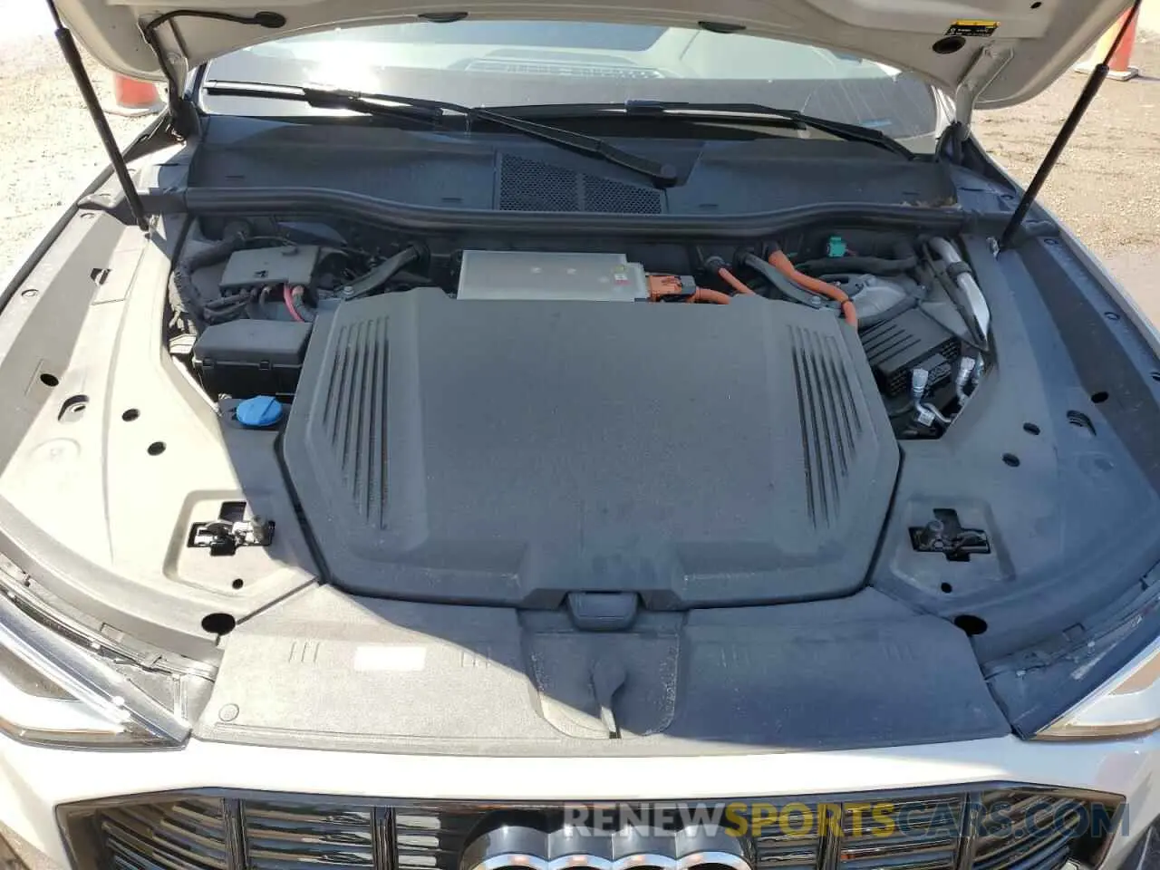 11 Photograph of a damaged car WA12AAGE3MB013620 AUDI E-TRON 2021