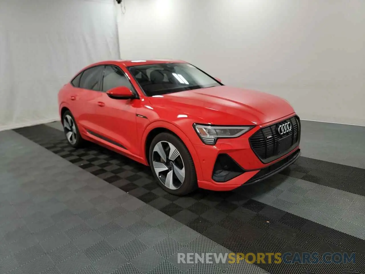 1 Фотография поврежденного автомобиля WA13AAGEXMB030421 AUDI E-TRON 2021