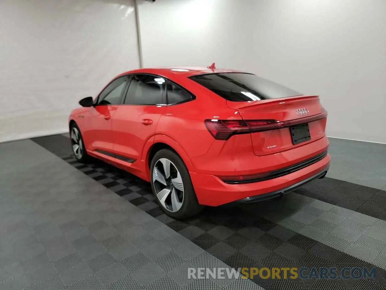 3 Фотография поврежденного автомобиля WA13AAGEXMB030421 AUDI E-TRON 2021