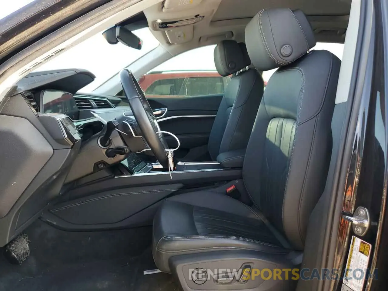 7 Фотография поврежденного автомобиля WA1AAAGE2MB023969 AUDI E-TRON 2021