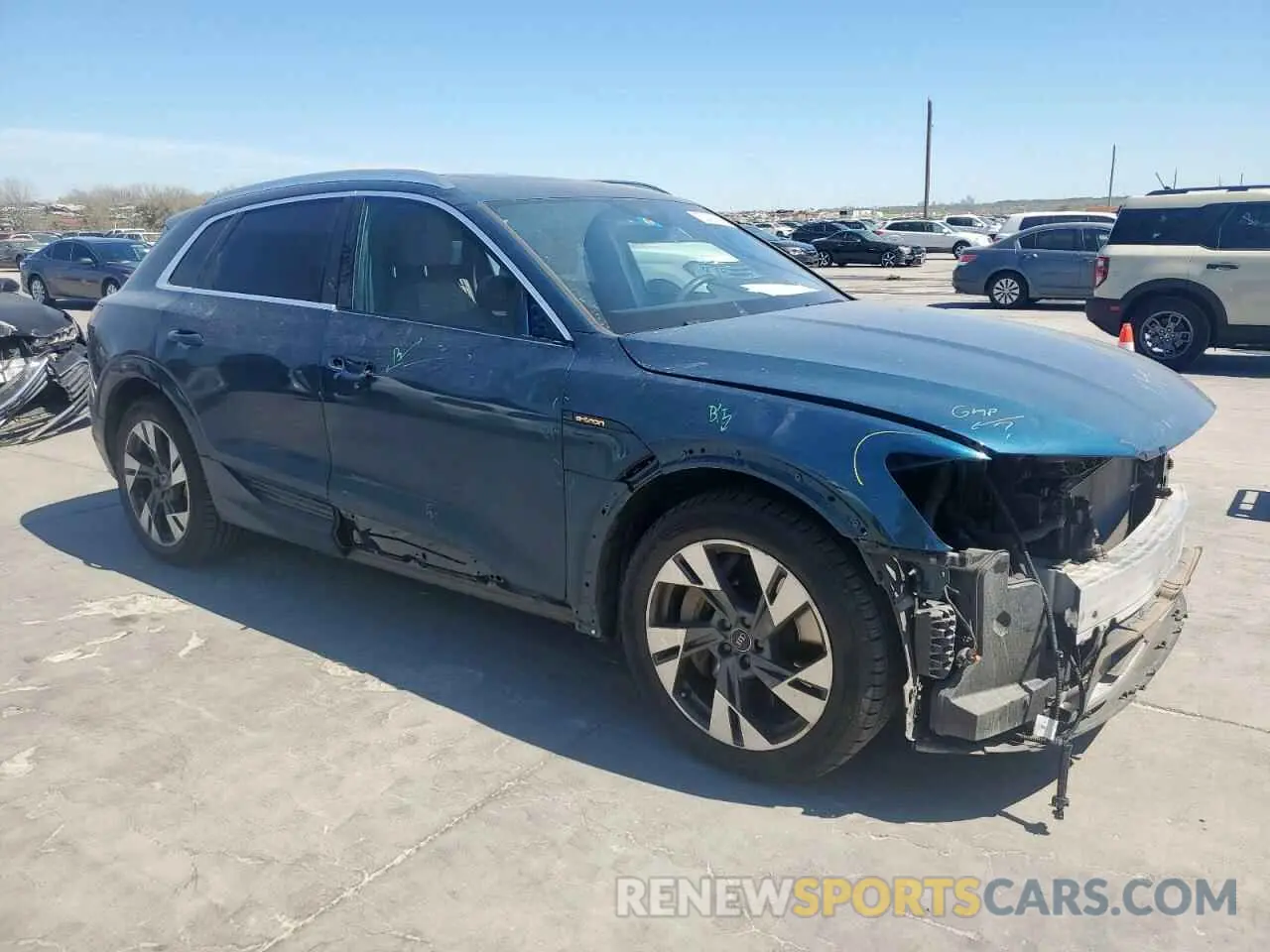 4 Фотография поврежденного автомобиля WA1LAAGE5MB030598 AUDI E-TRON 2021
