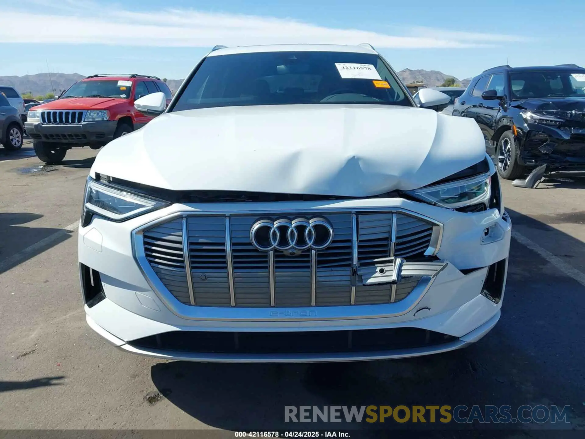 12 Фотография поврежденного автомобиля WA1LAAGE6MB002079 AUDI E-TRON 2021