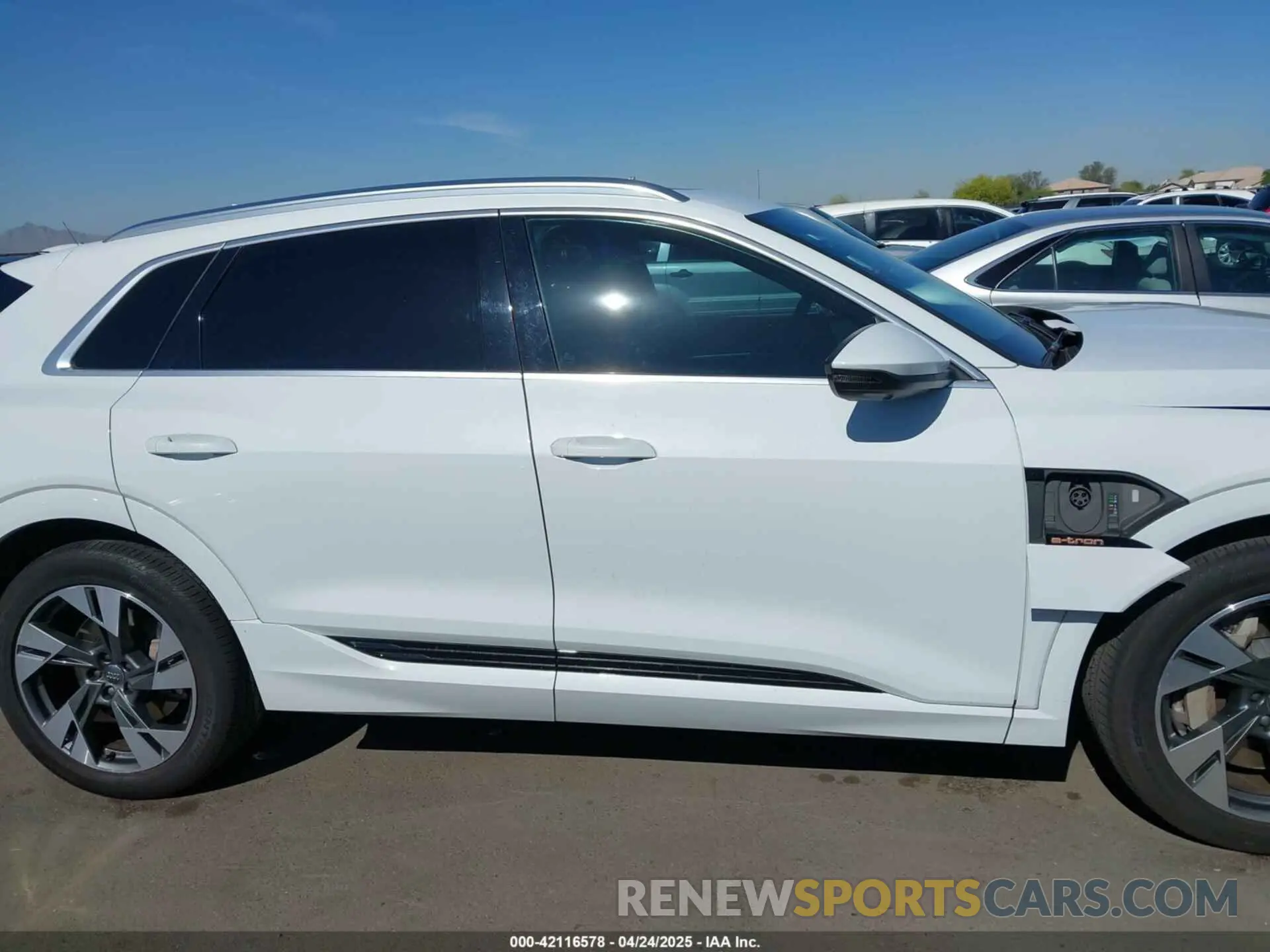 13 Фотография поврежденного автомобиля WA1LAAGE6MB002079 AUDI E-TRON 2021