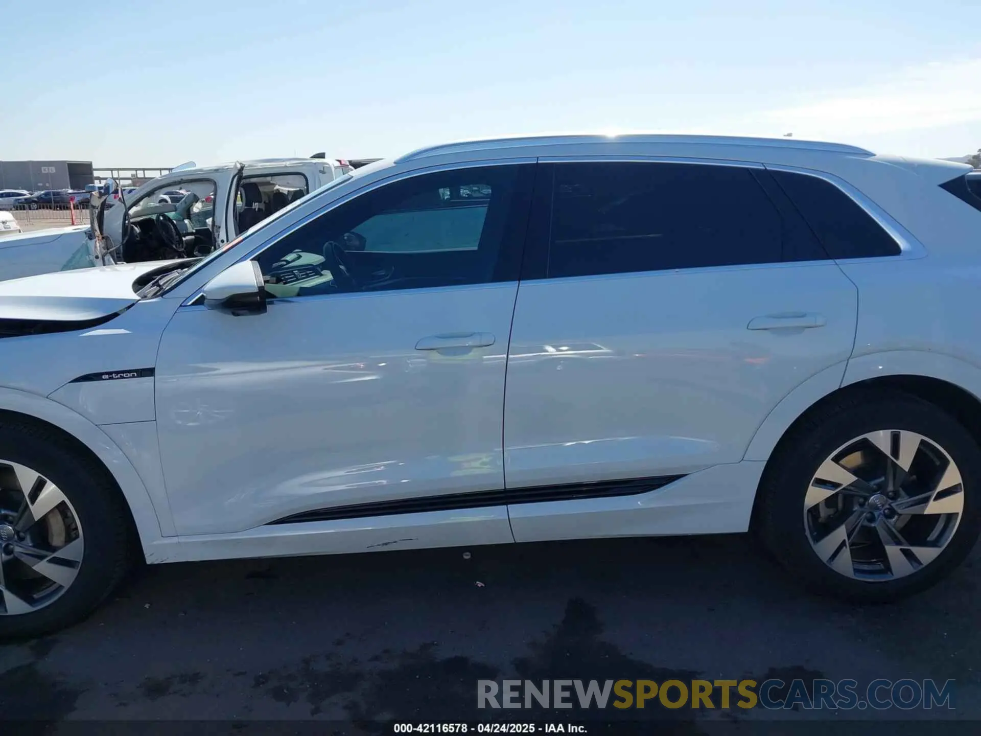 14 Фотография поврежденного автомобиля WA1LAAGE6MB002079 AUDI E-TRON 2021