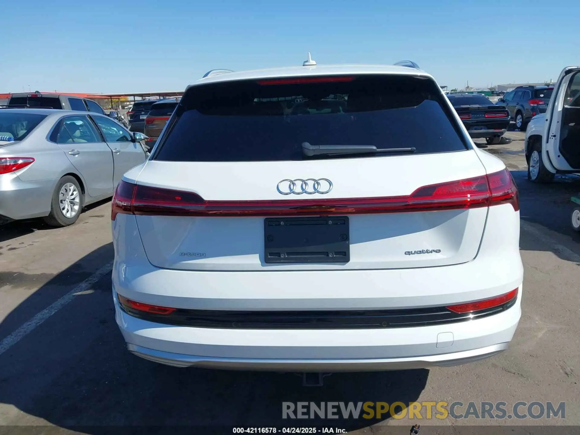 16 Фотография поврежденного автомобиля WA1LAAGE6MB002079 AUDI E-TRON 2021