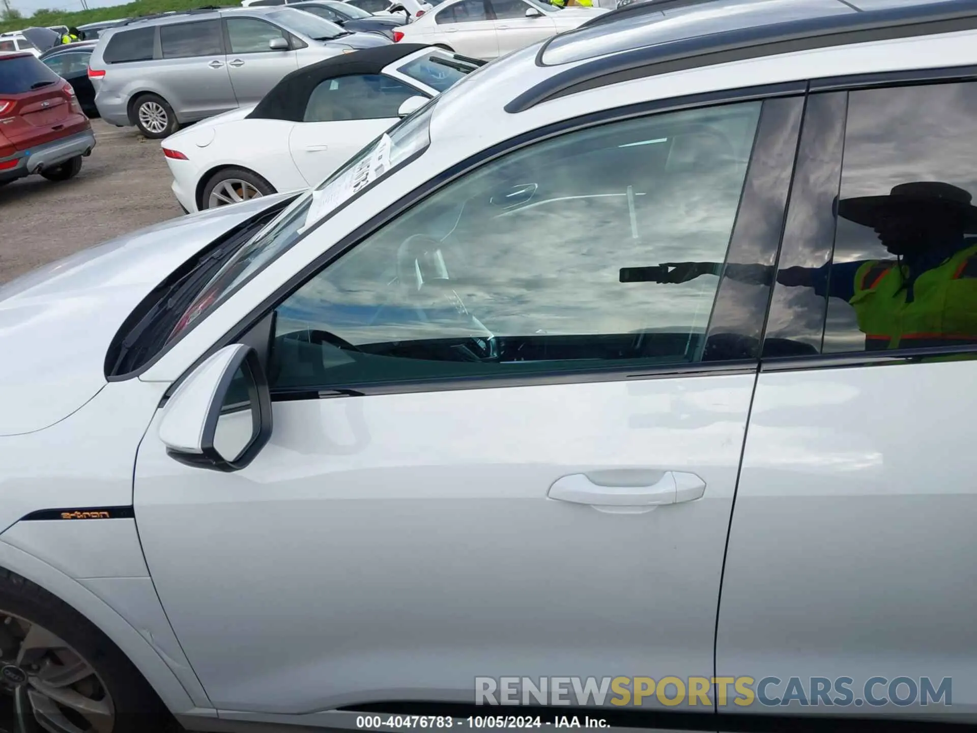 14 Photograph of a damaged car WA1LAAGE7MB010868 AUDI E-TRON 2021