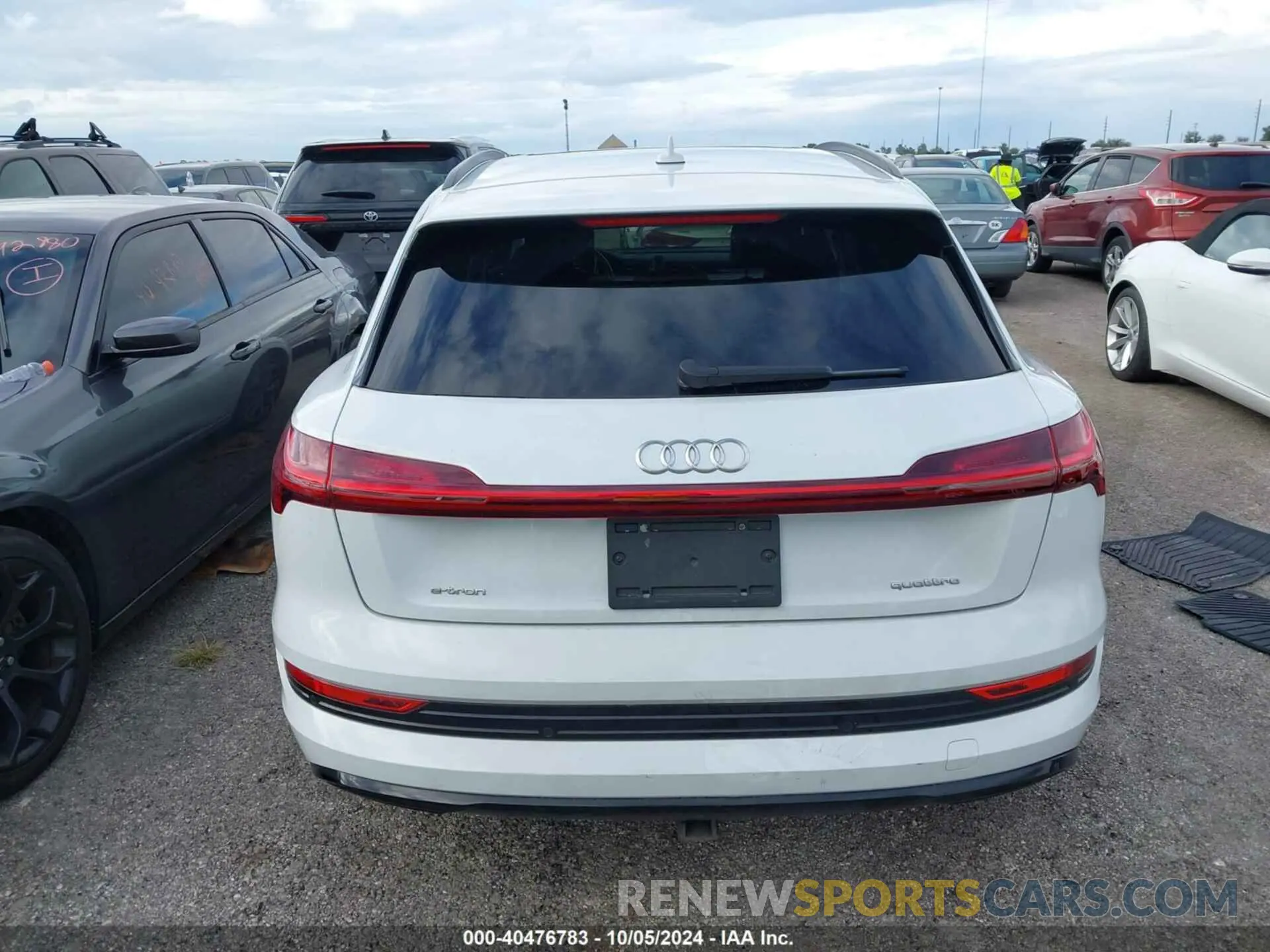 16 Photograph of a damaged car WA1LAAGE7MB010868 AUDI E-TRON 2021