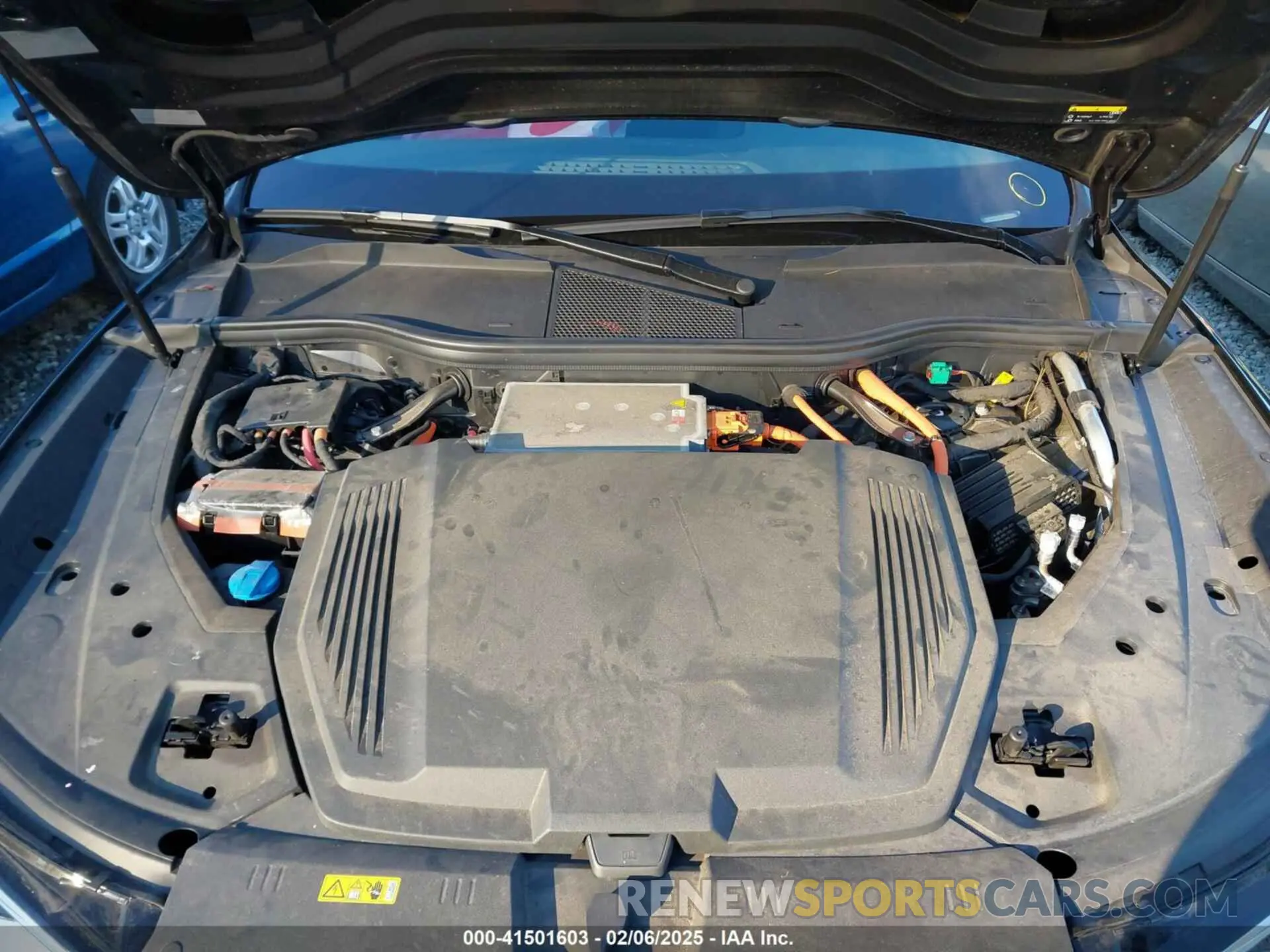 10 Фотография поврежденного автомобиля WA1LAAGE9MB002545 AUDI E-TRON 2021