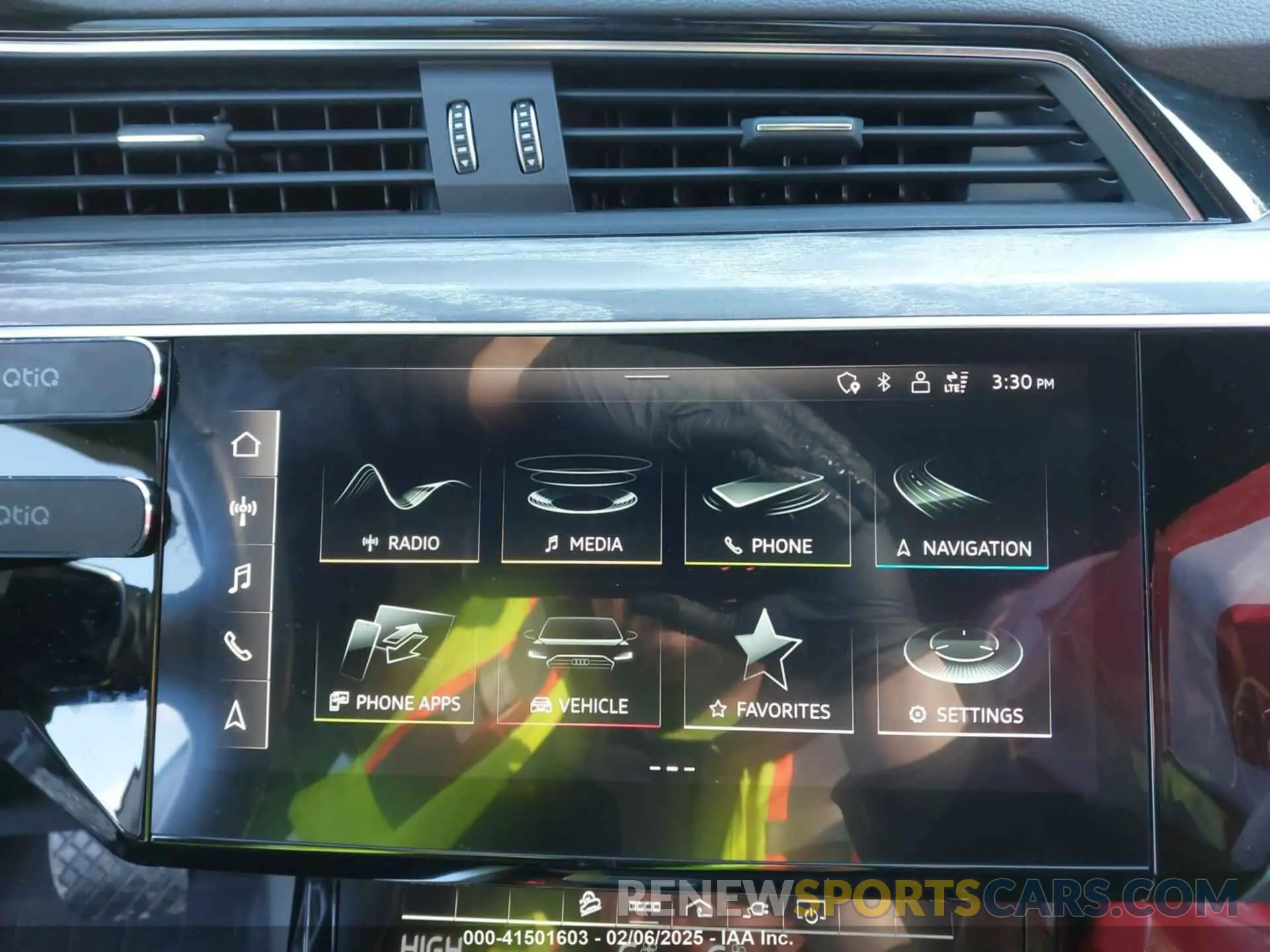19 Фотография поврежденного автомобиля WA1LAAGE9MB002545 AUDI E-TRON 2021