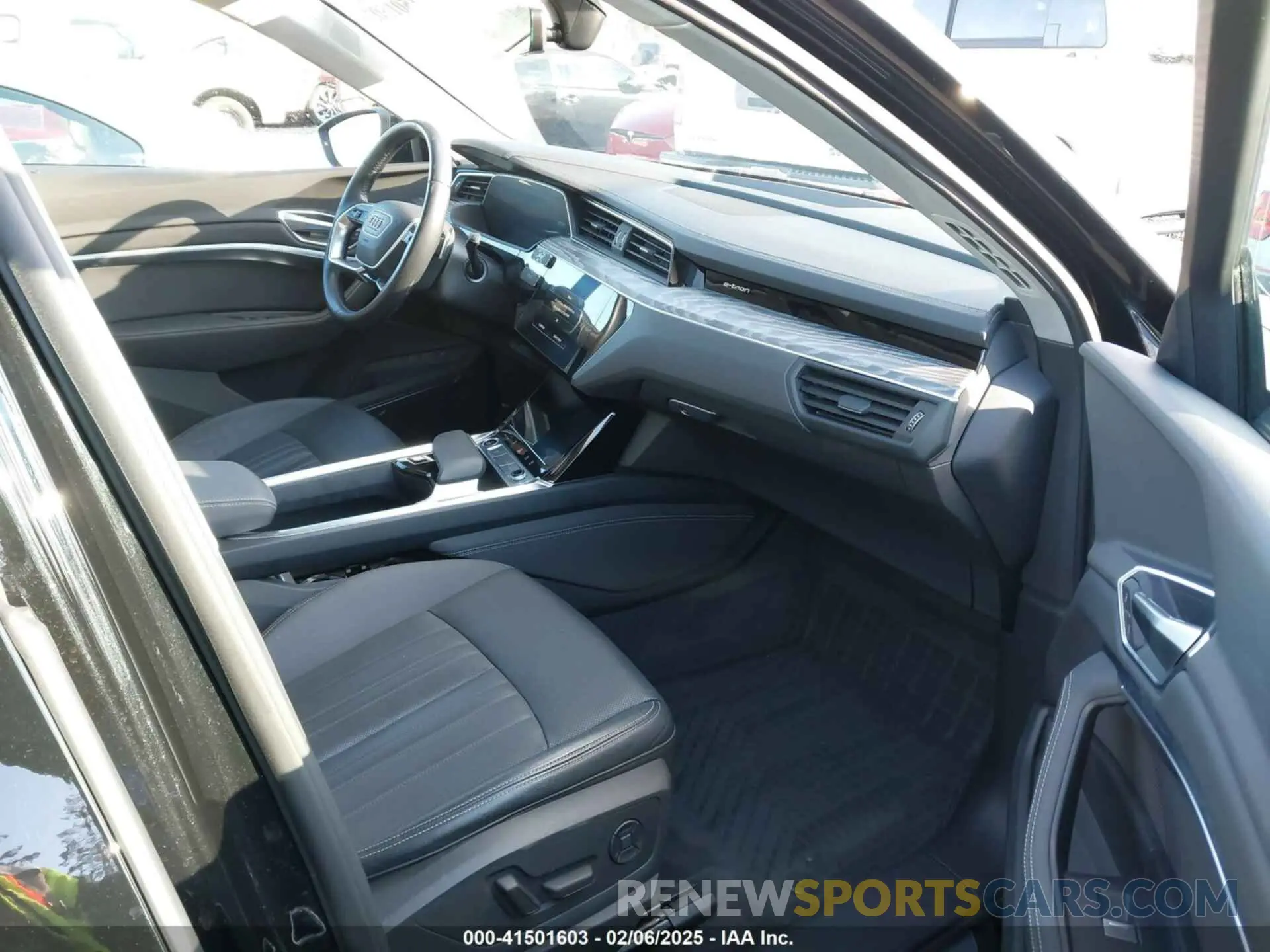 5 Фотография поврежденного автомобиля WA1LAAGE9MB002545 AUDI E-TRON 2021