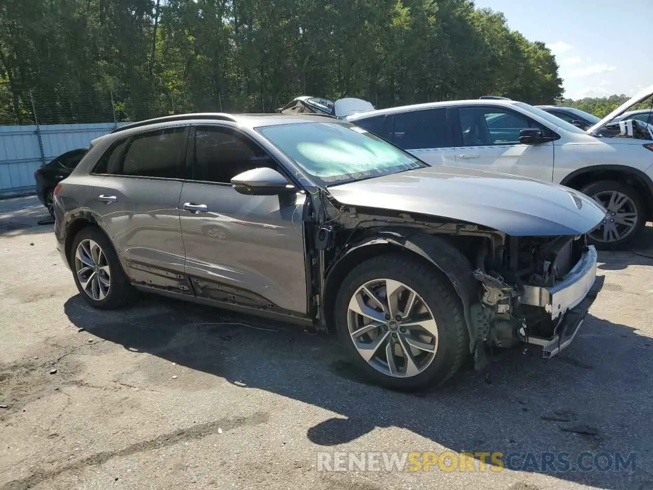 4 Photograph of a damaged car WA1LABGE0MB038775 AUDI E-TRON 2021