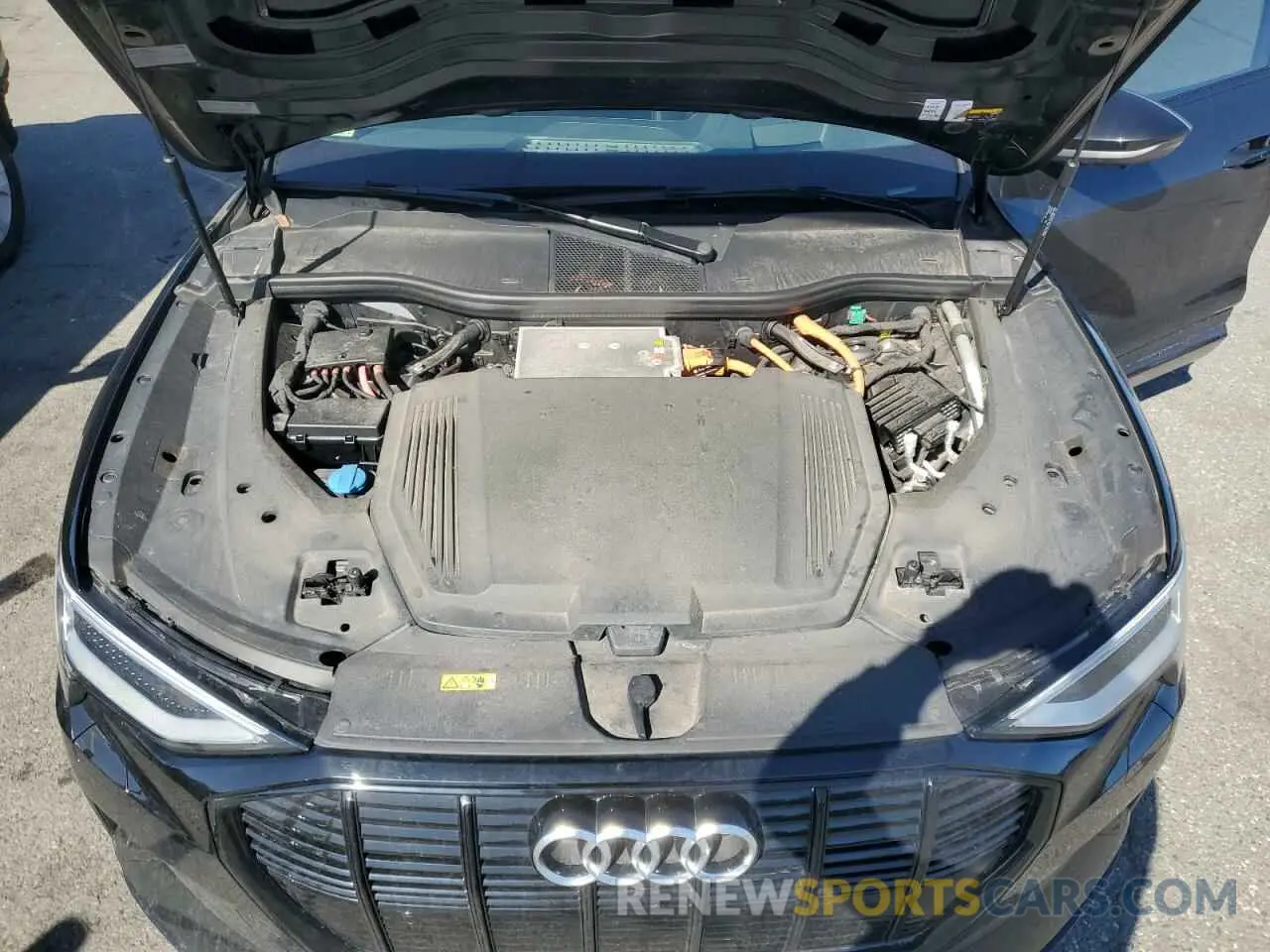 12 Photograph of a damaged car WA1VAAGE3MB020015 AUDI E-TRON 2021