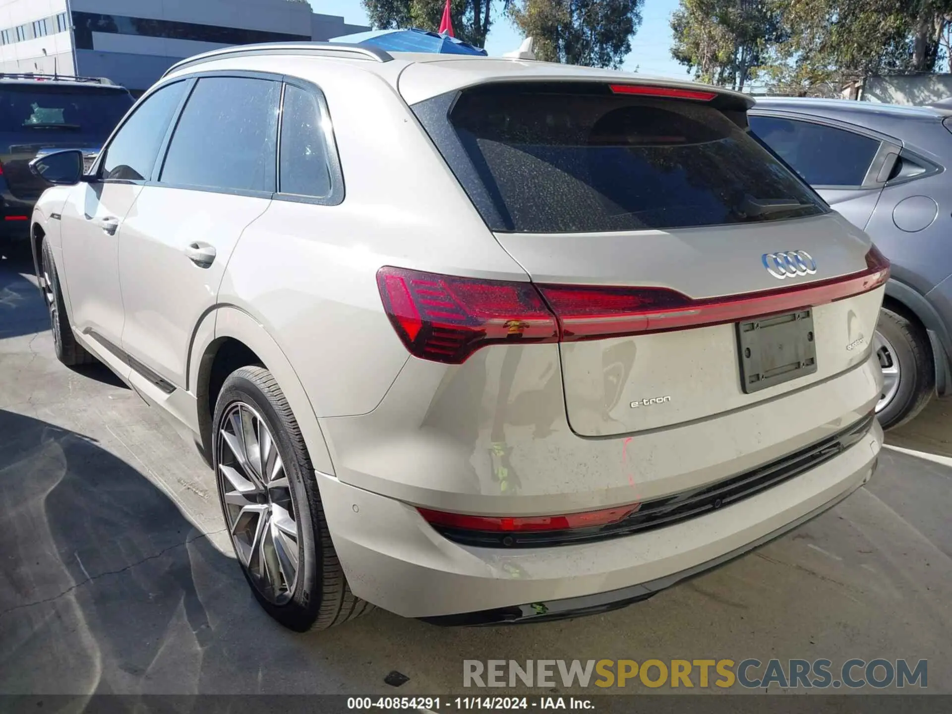 3 Фотография поврежденного автомобиля WA1VAAGE8MB014744 AUDI E-TRON 2021
