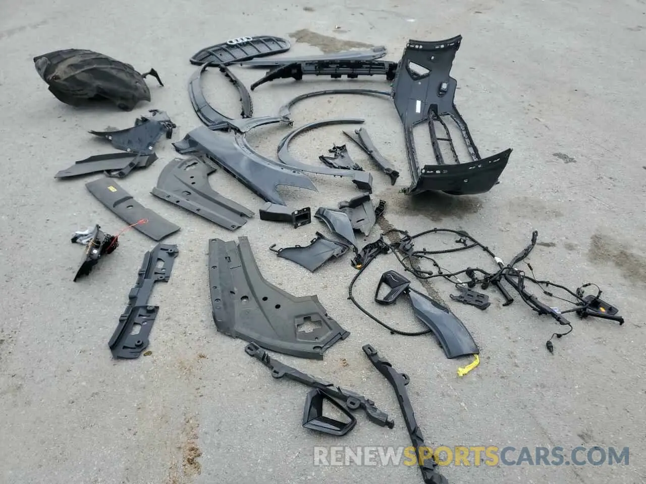 13 Photograph of a damaged car WA1VABGE0MB004327 AUDI E-TRON 2021