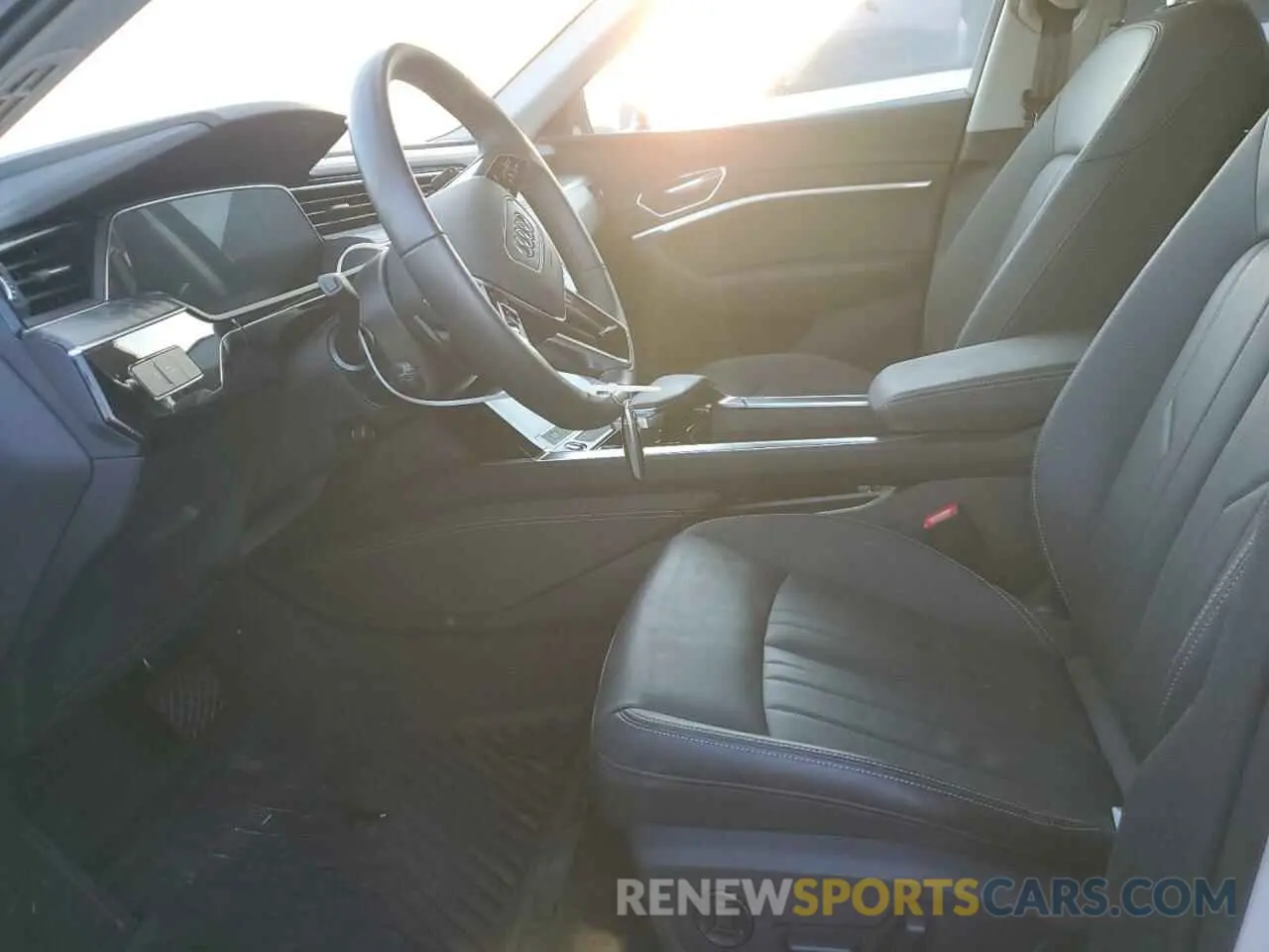 7 Photograph of a damaged car WA11AAGE9NB028216 AUDI E-TRON 2022