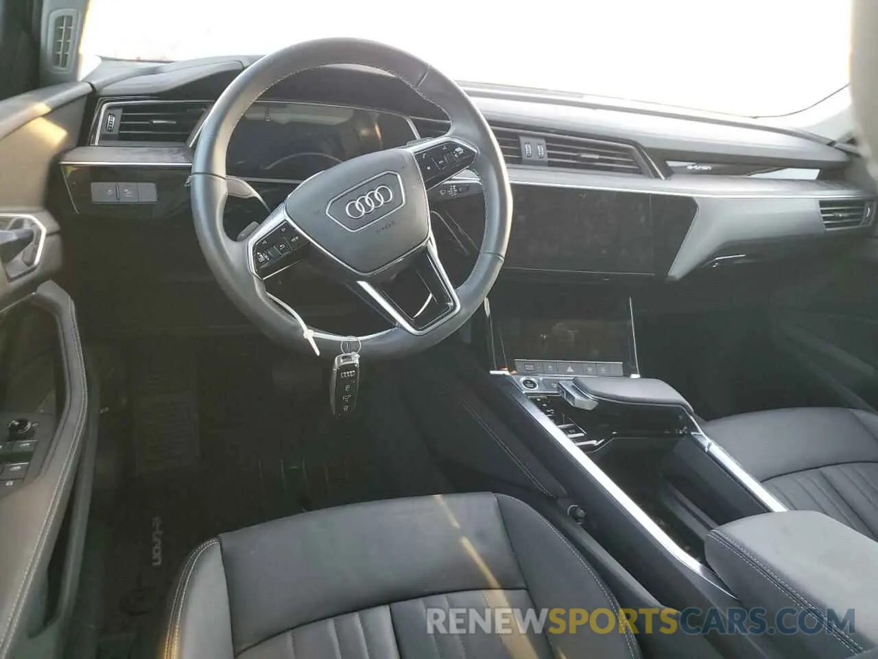 8 Photograph of a damaged car WA11AAGE9NB028216 AUDI E-TRON 2022
