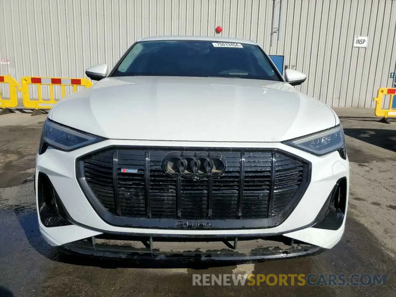 5 Photograph of a damaged car WA13AAGE2NB044248 AUDI E-TRON 2022