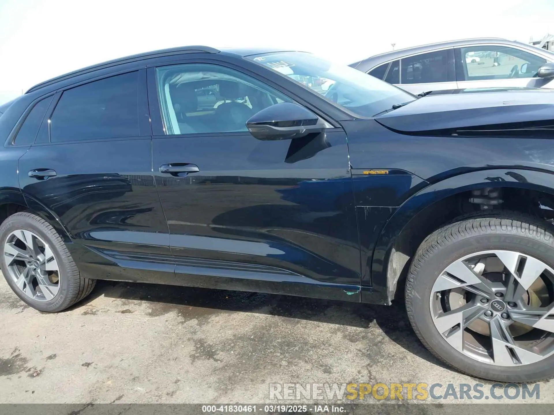 14 Photograph of a damaged car WA1AAAGE6NB027461 AUDI E-TRON 2022