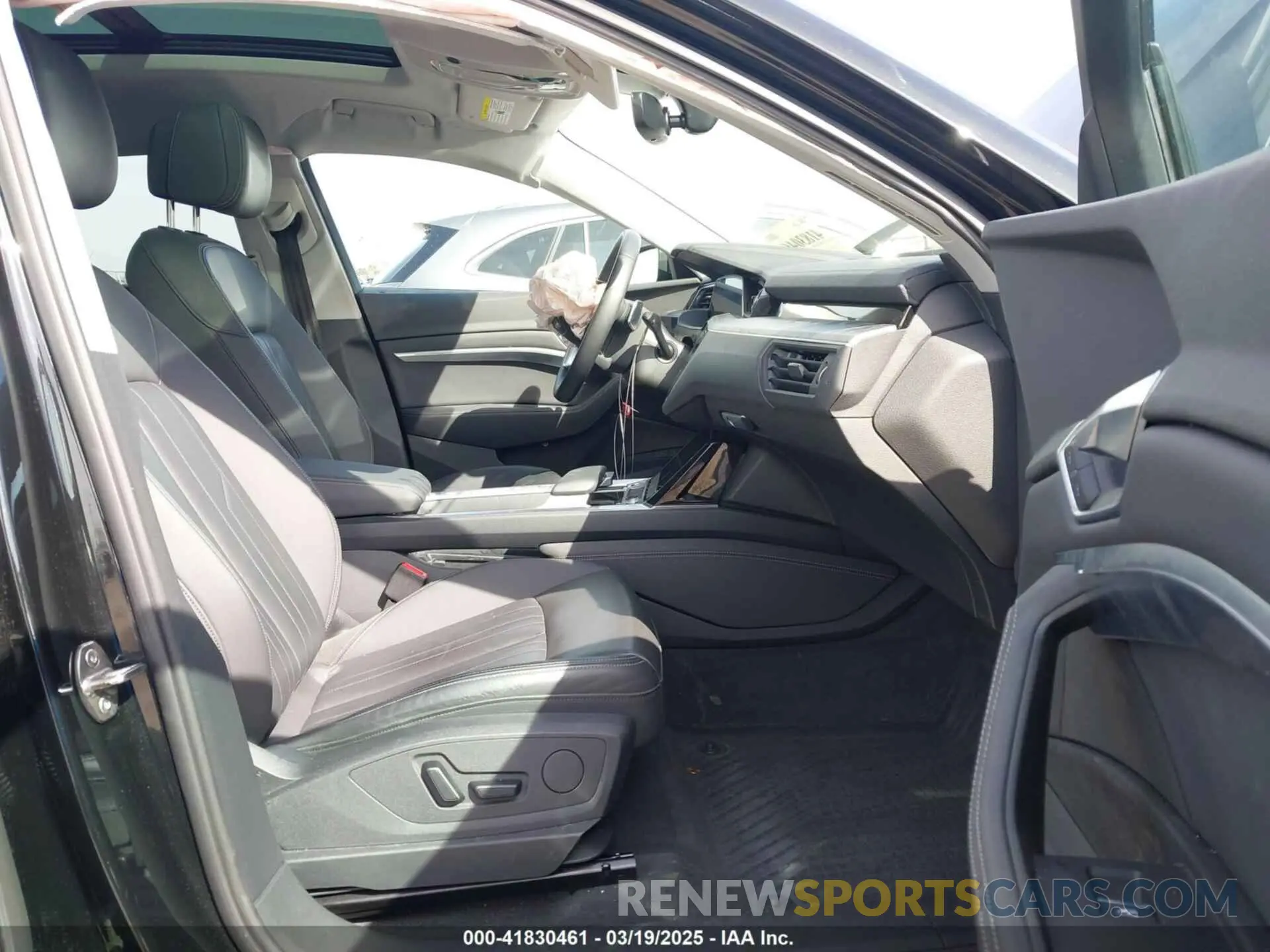 5 Photograph of a damaged car WA1AAAGE6NB027461 AUDI E-TRON 2022